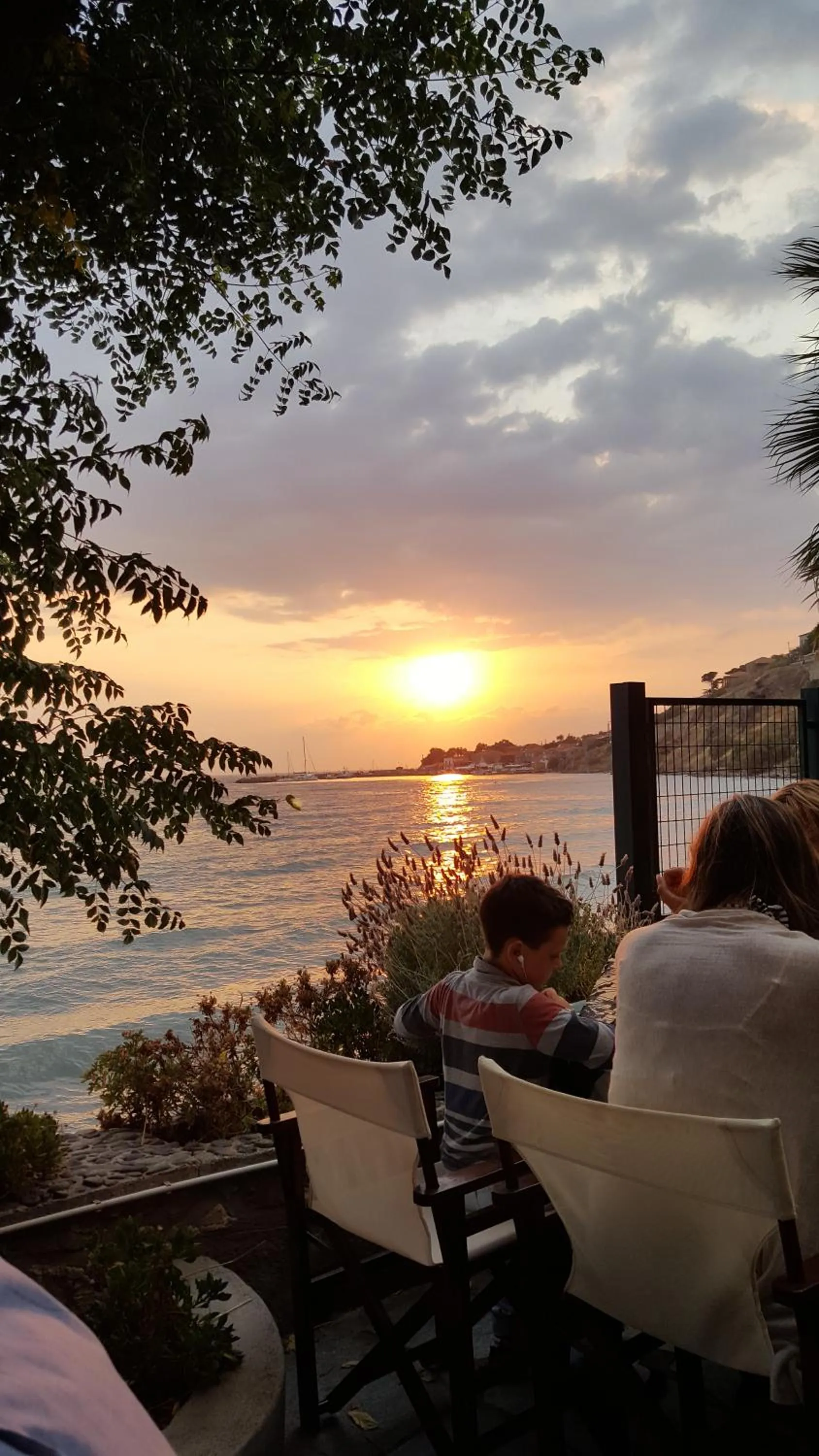 Restaurant/places to eat in Sunrise Resort Hotel