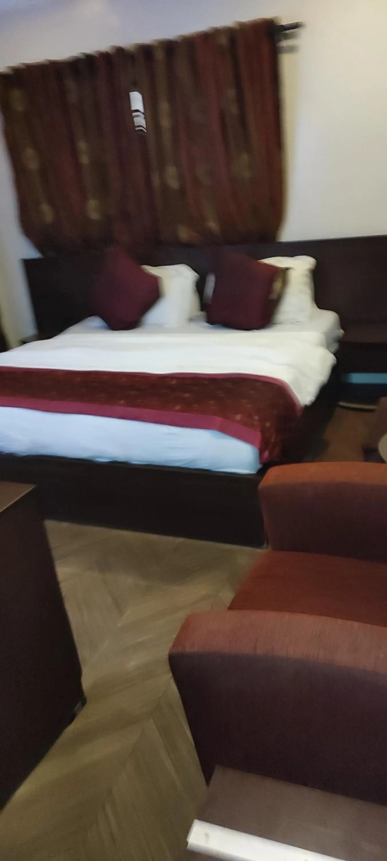 Bed in Grand Inn & Suites