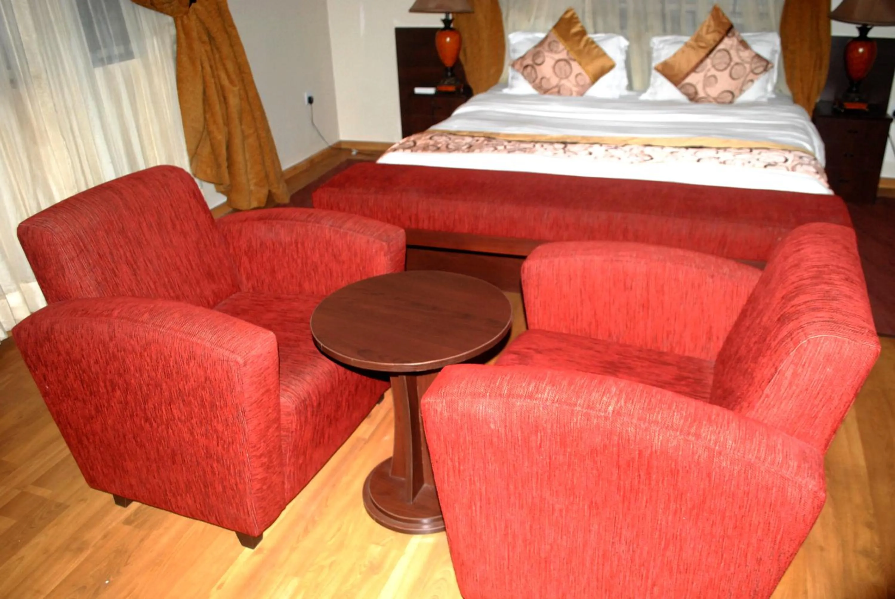 Living room in Grand Inn & Suites