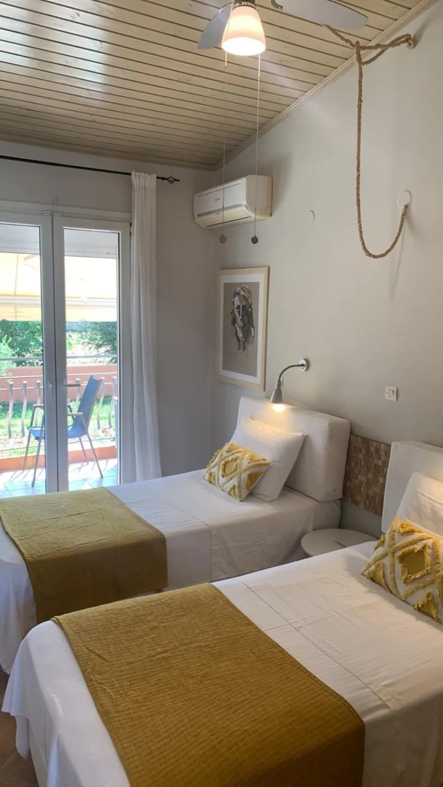 Bed in Simatos αpARTments & Studios