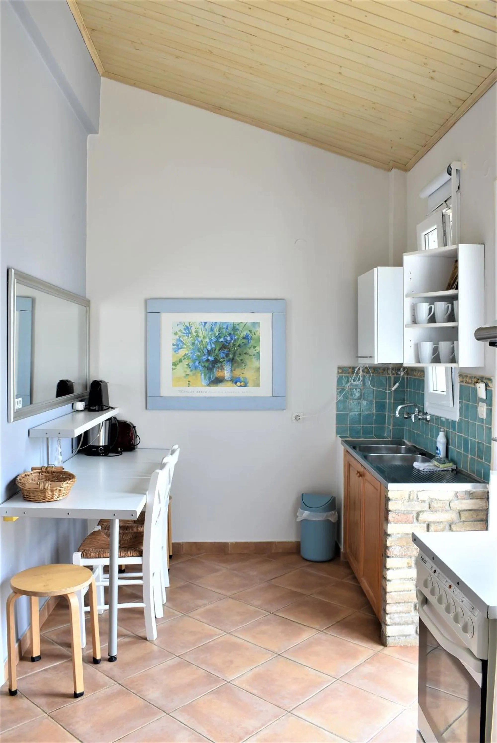 kitchen in Simatos αpARTments & Studios