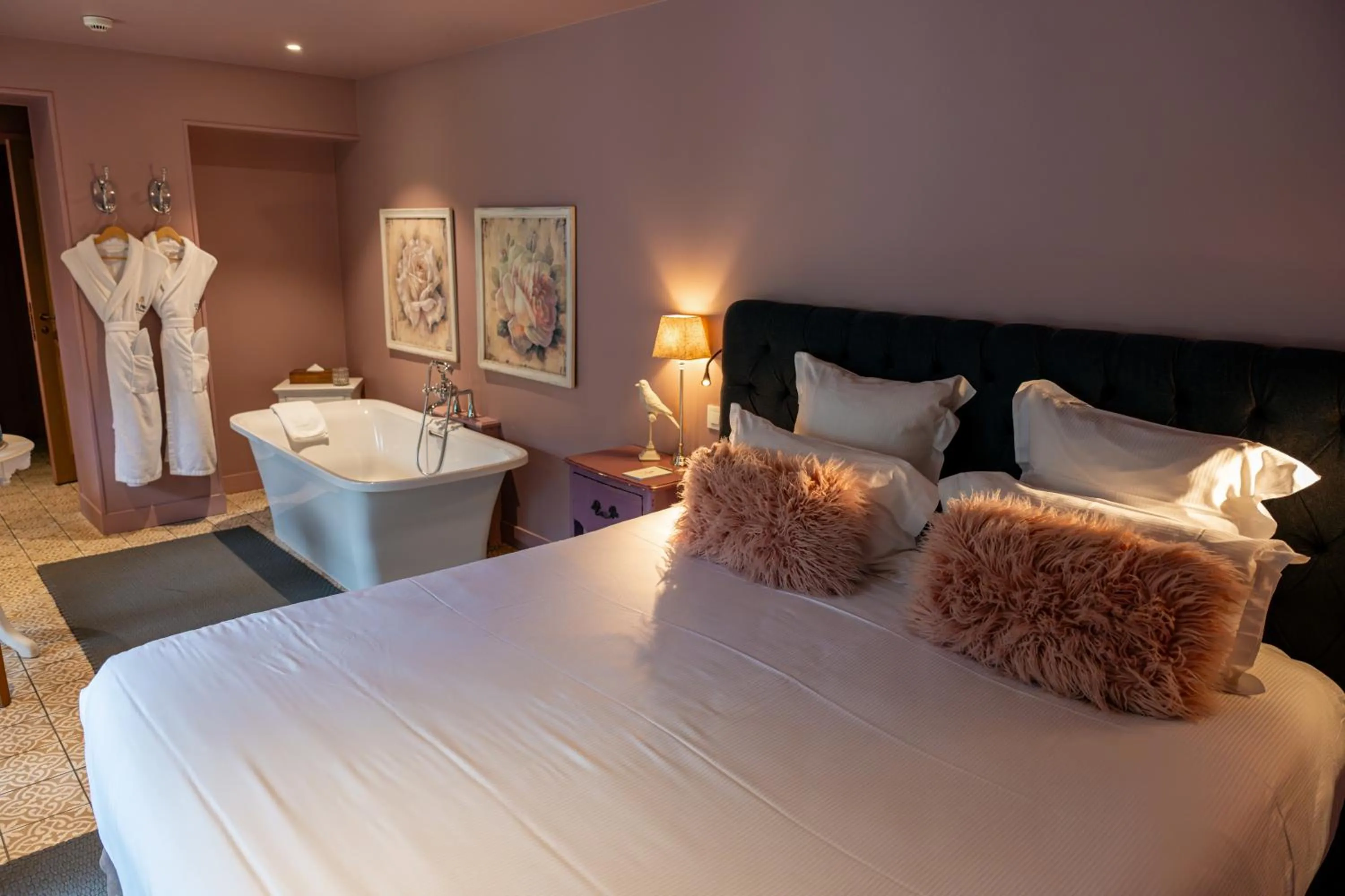 Bedroom, Bed in Les Pins de César - La campagne d'Etretat