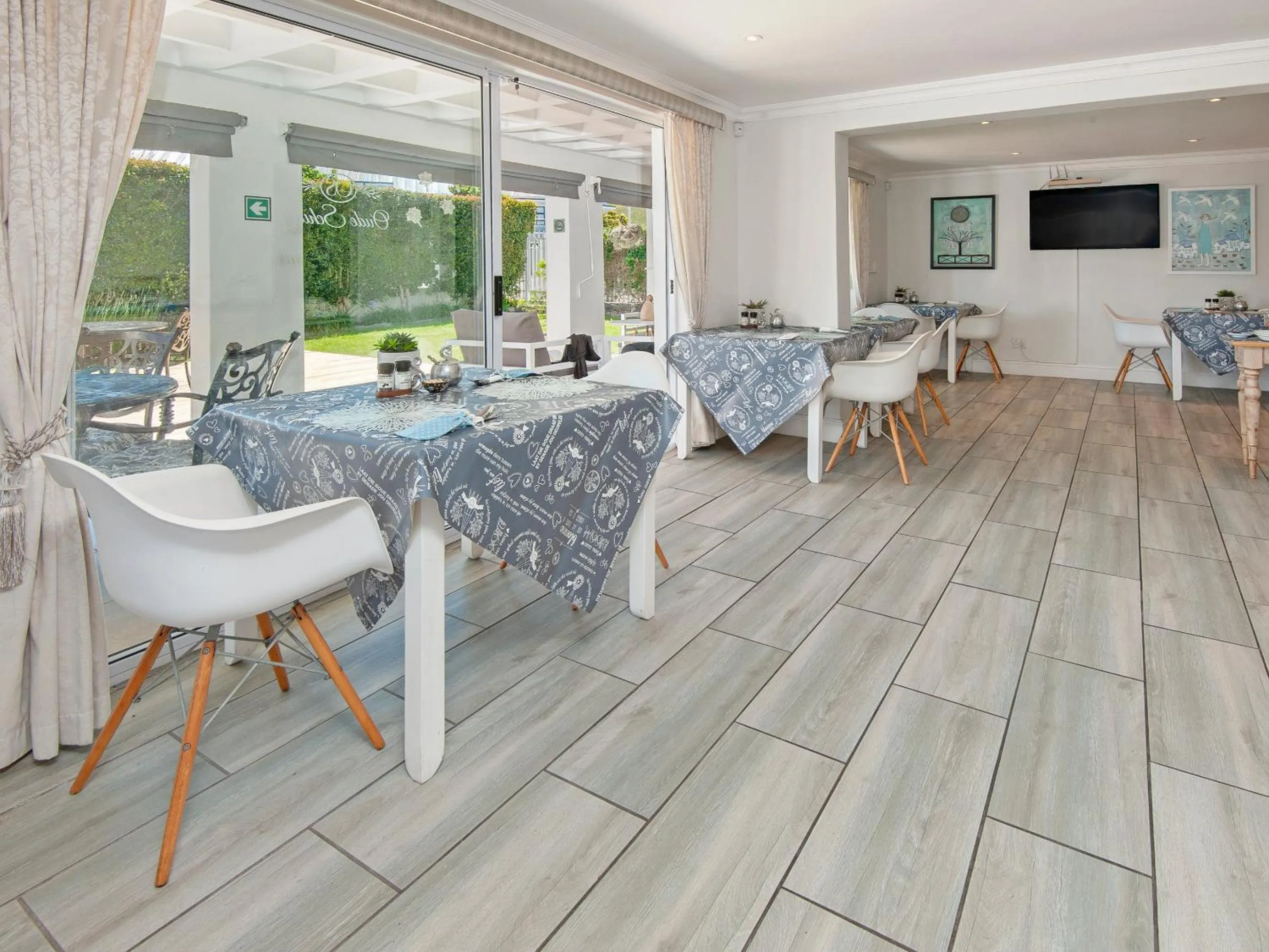 Breakfast in Oude Schuur Boutique Guesthouse