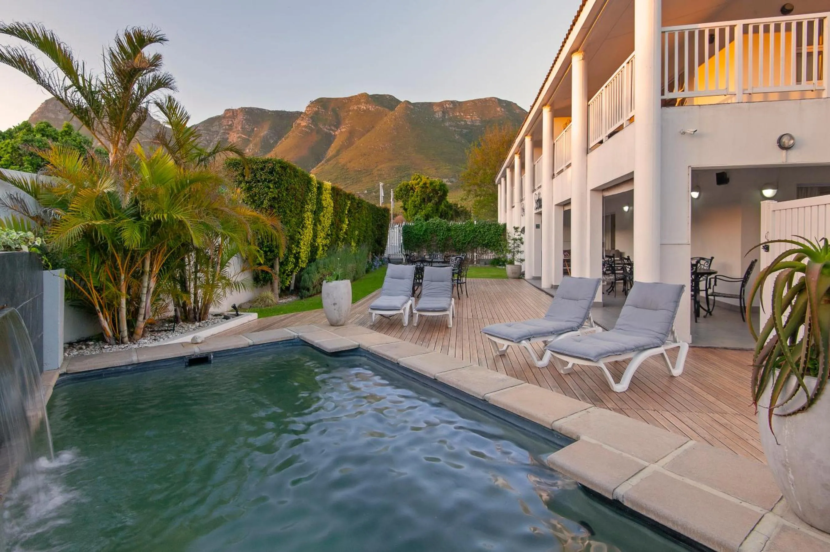 Pool view in Oude Schuur Boutique Guesthouse