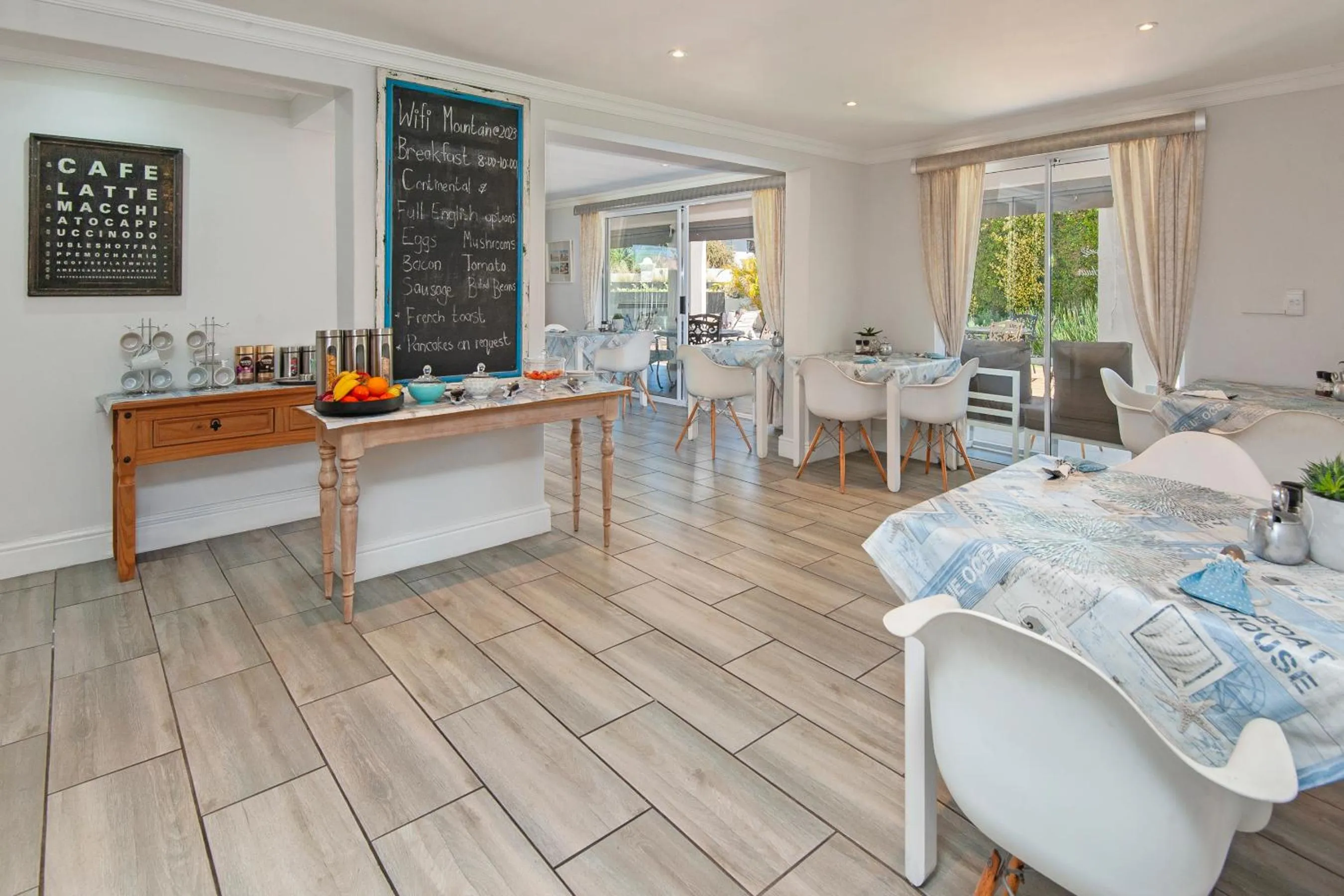 Breakfast in Oude Schuur Boutique Guesthouse