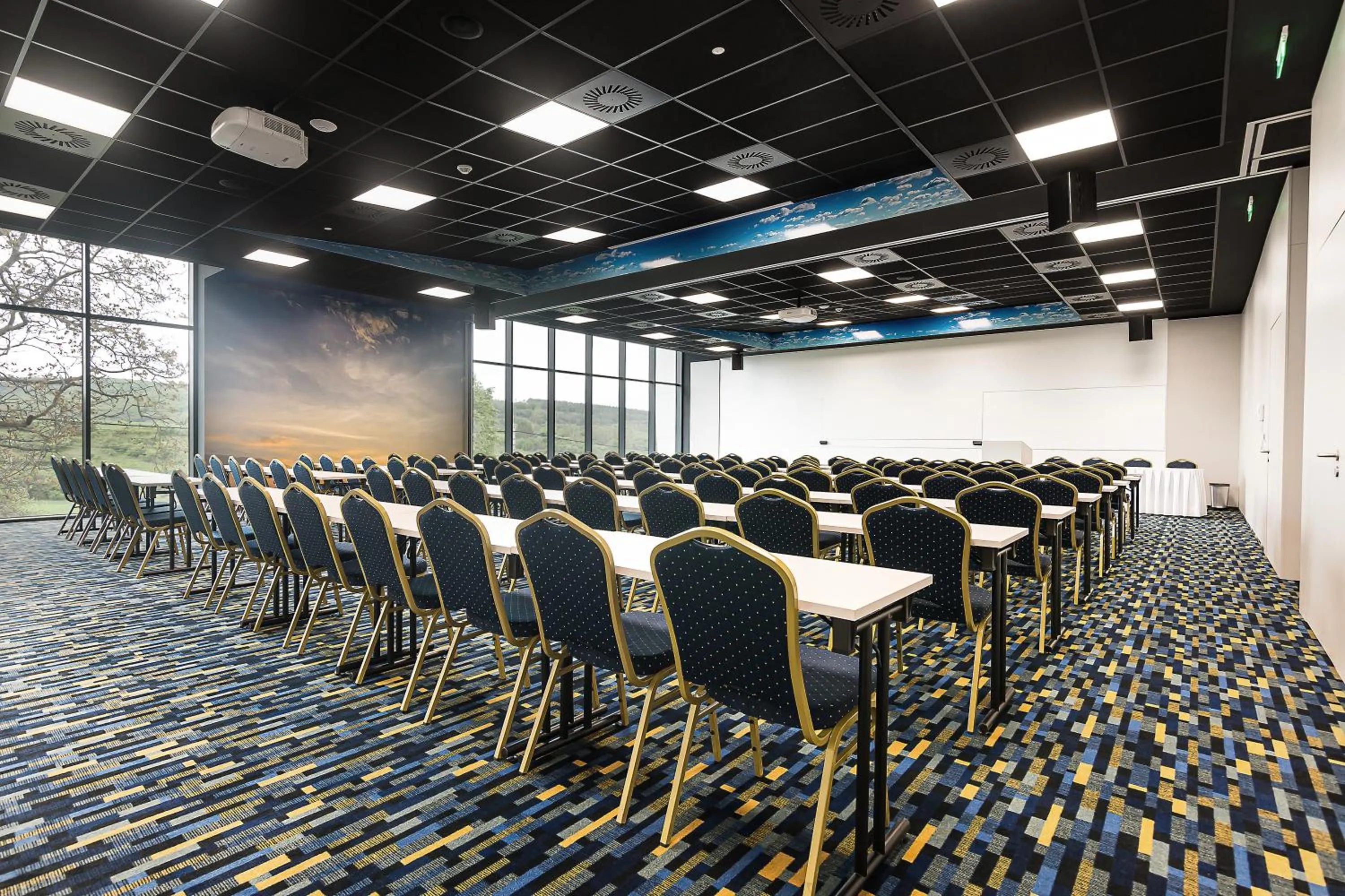 Business facilities in Hotel Atlantis