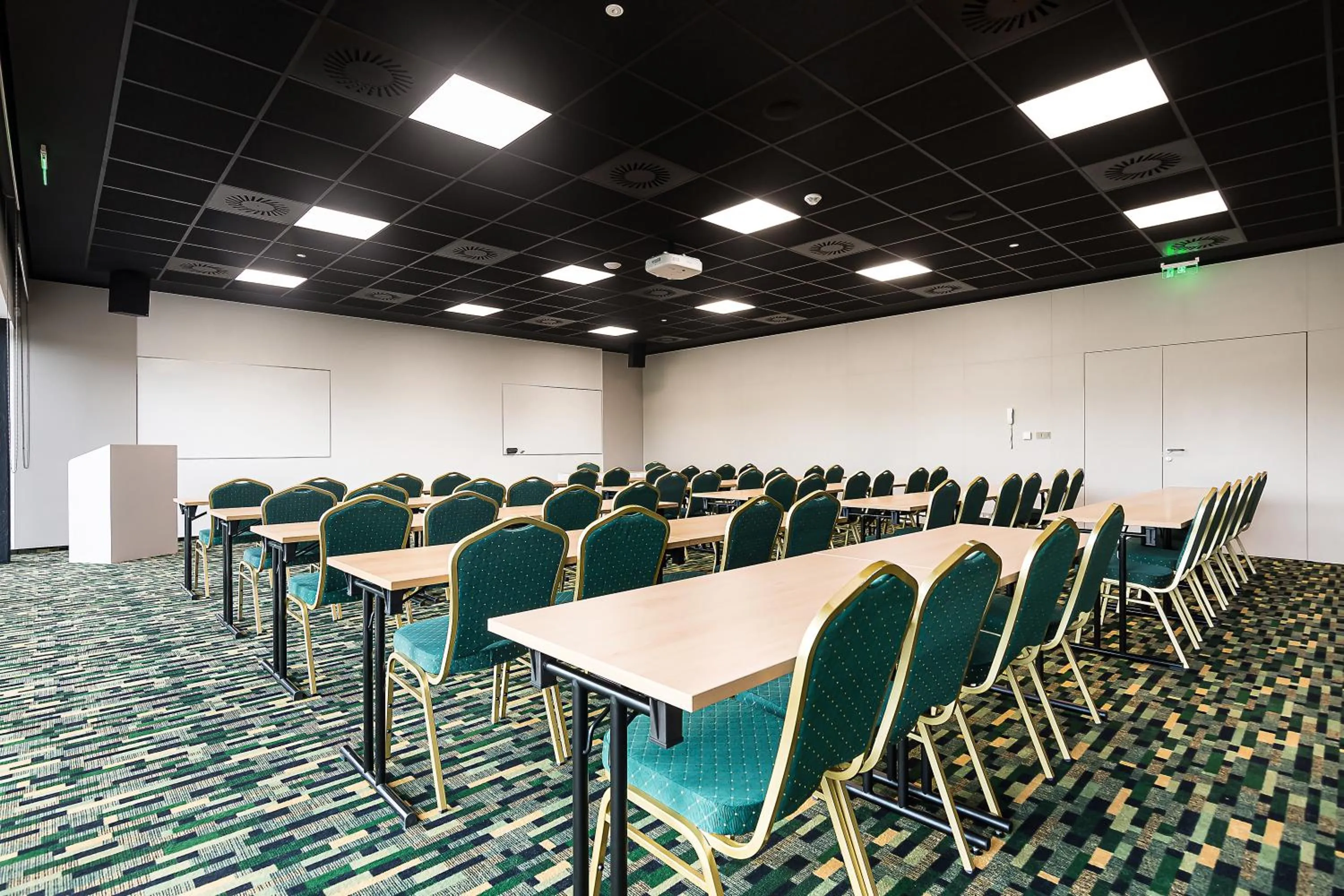 Business facilities in Hotel Atlantis