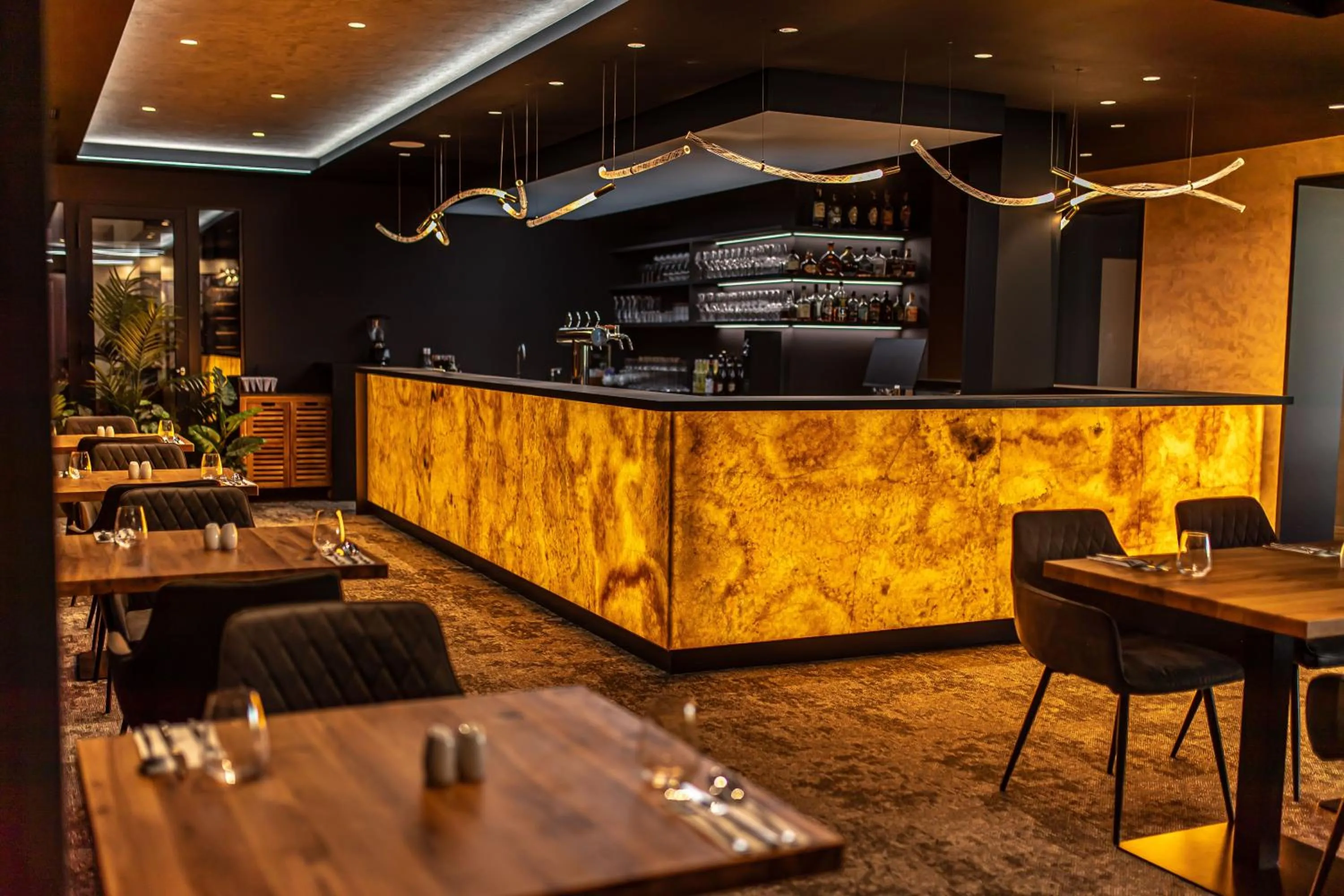 Restaurant/places to eat in Hotel Atlantis