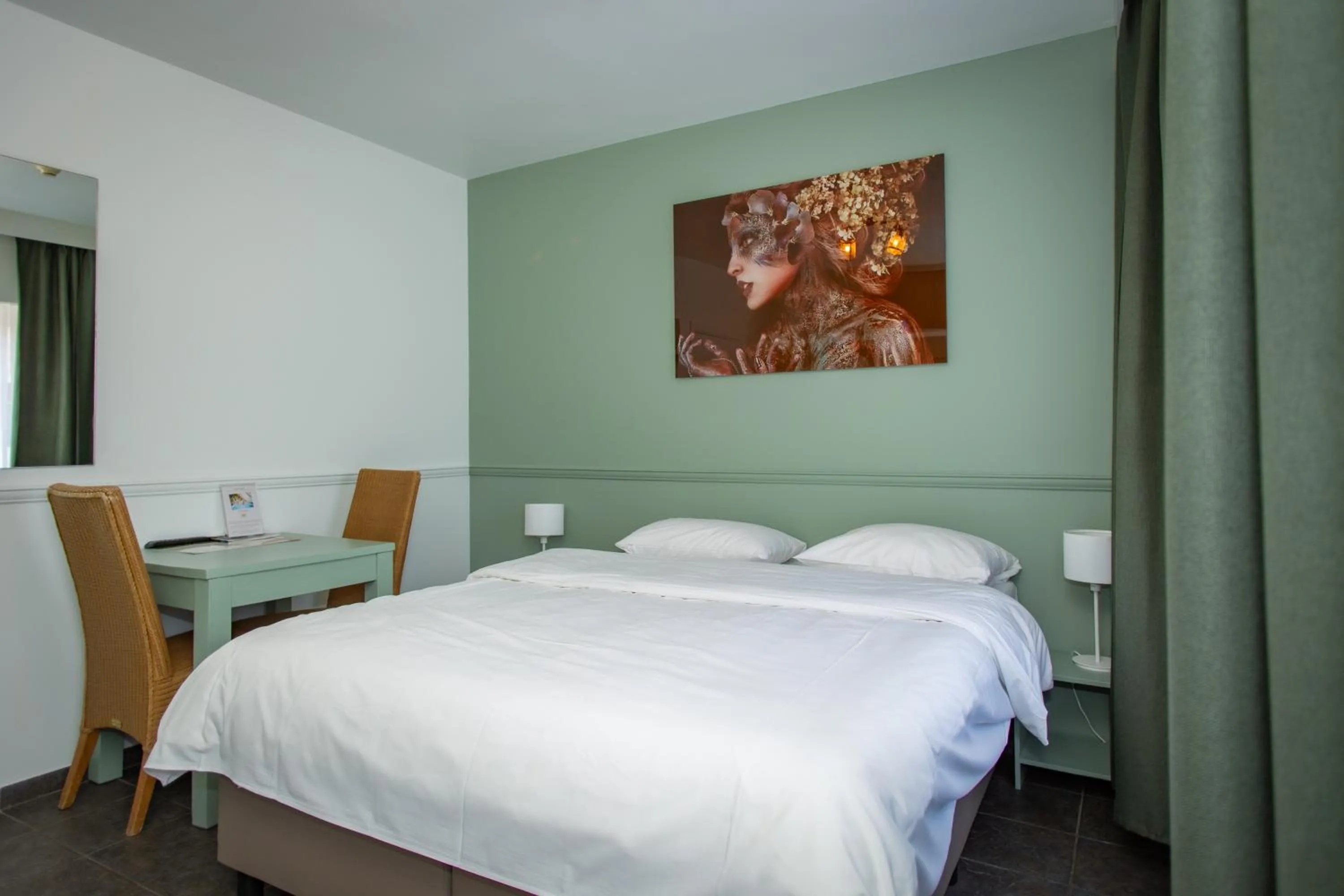 Bed in Thermae Grimbergen Hotel