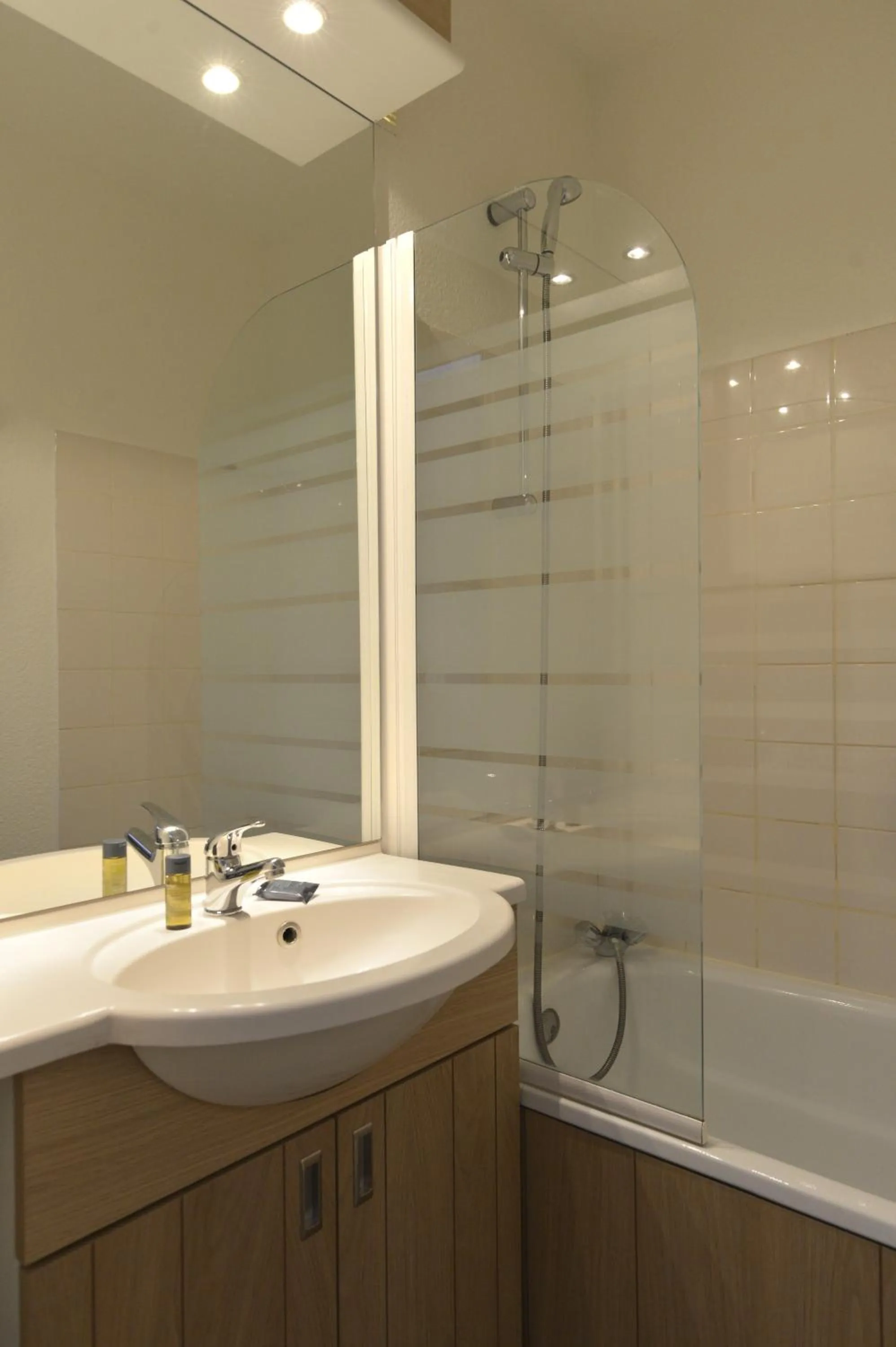 Bathroom in Hôtel Club MMV Les Brévières