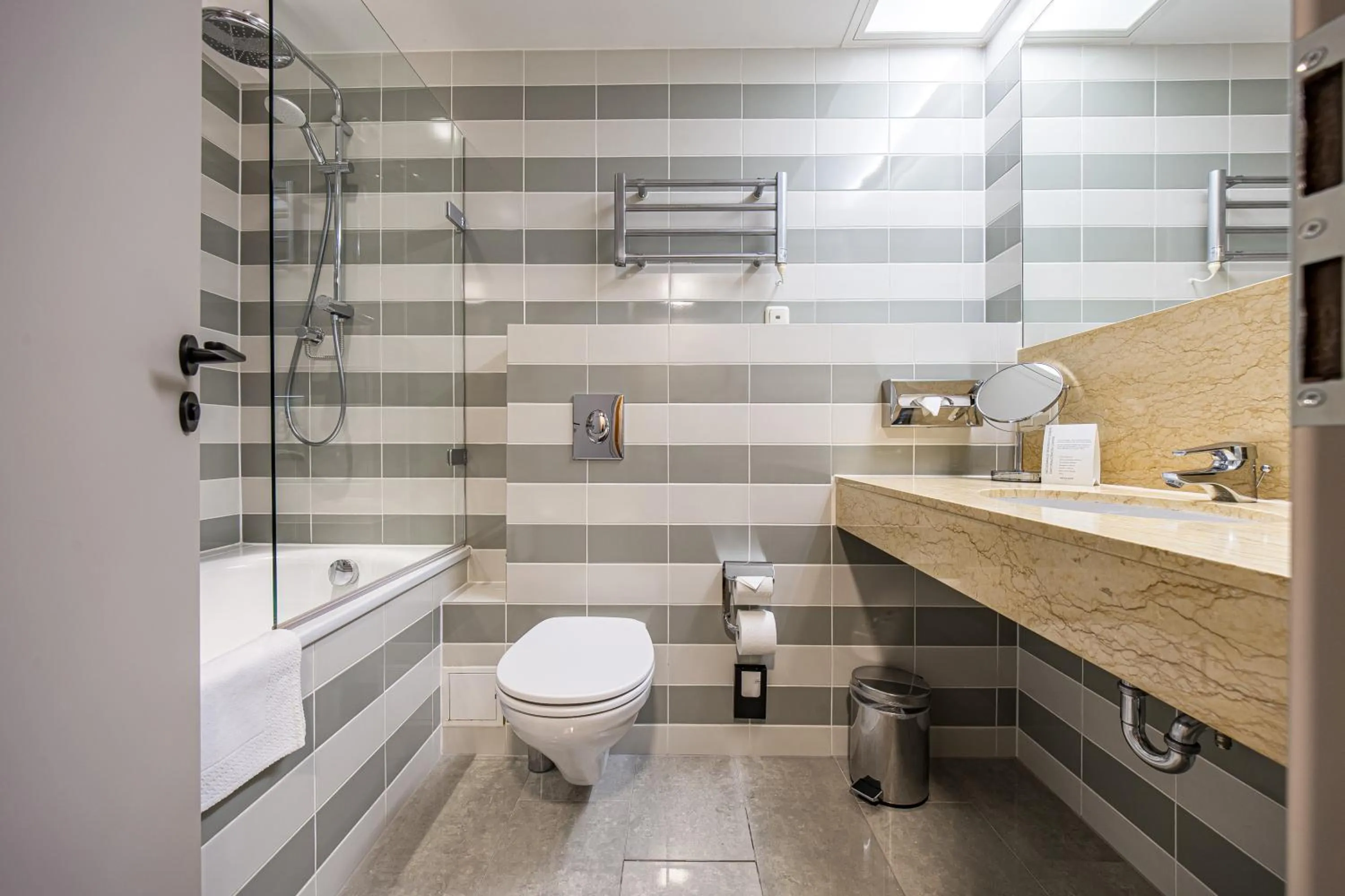 Shower in Mercure Palanga Vanagupe Resort & SPA