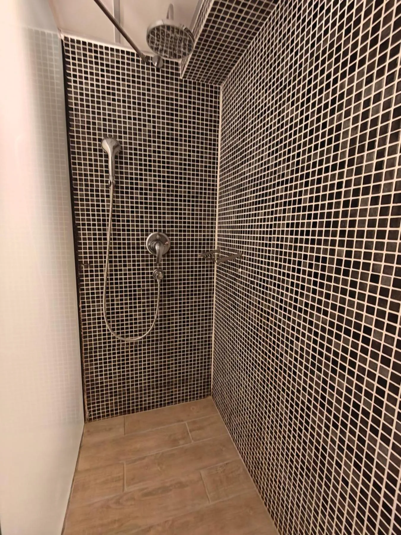 Shower in Elysion Hotel