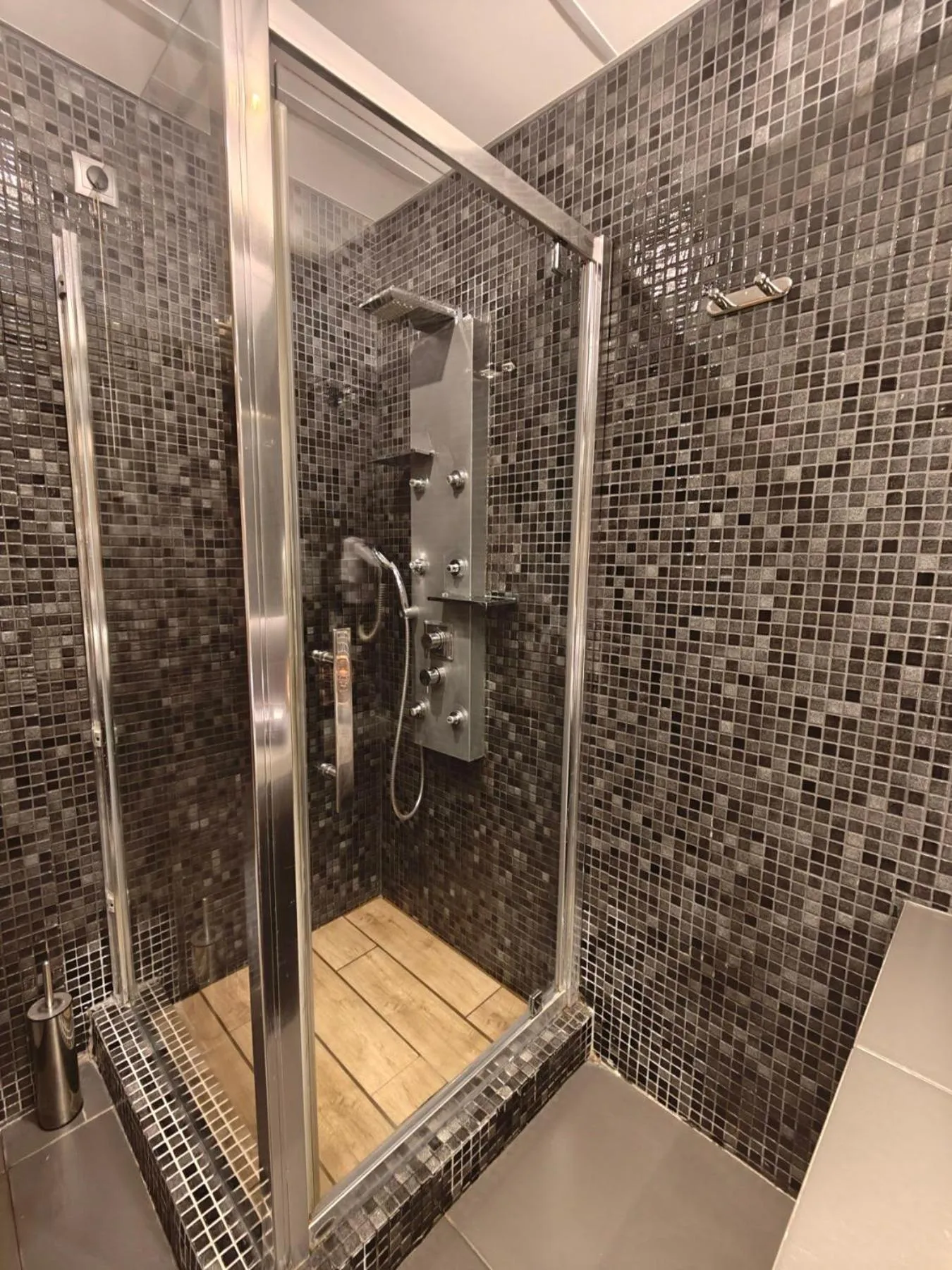 Shower in Elysion Hotel