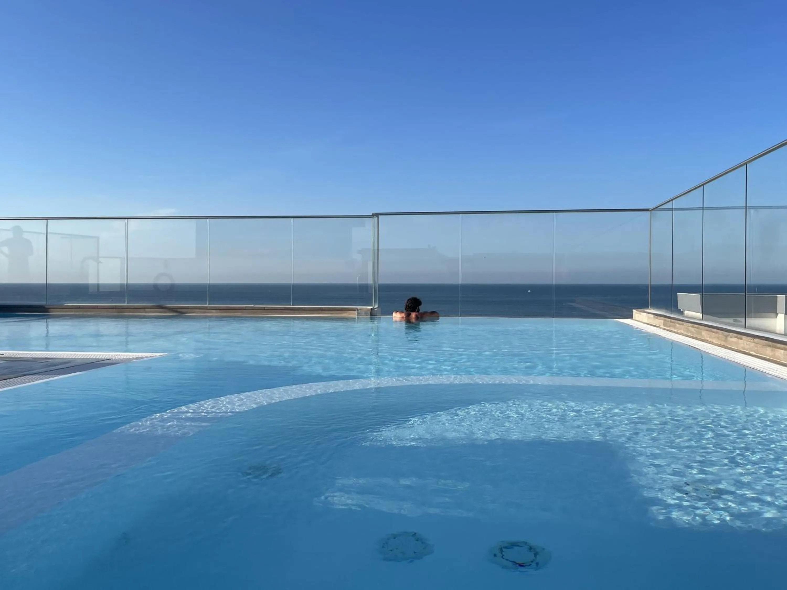 Swimming pool in Hotel Harmony con Piscina panoramica