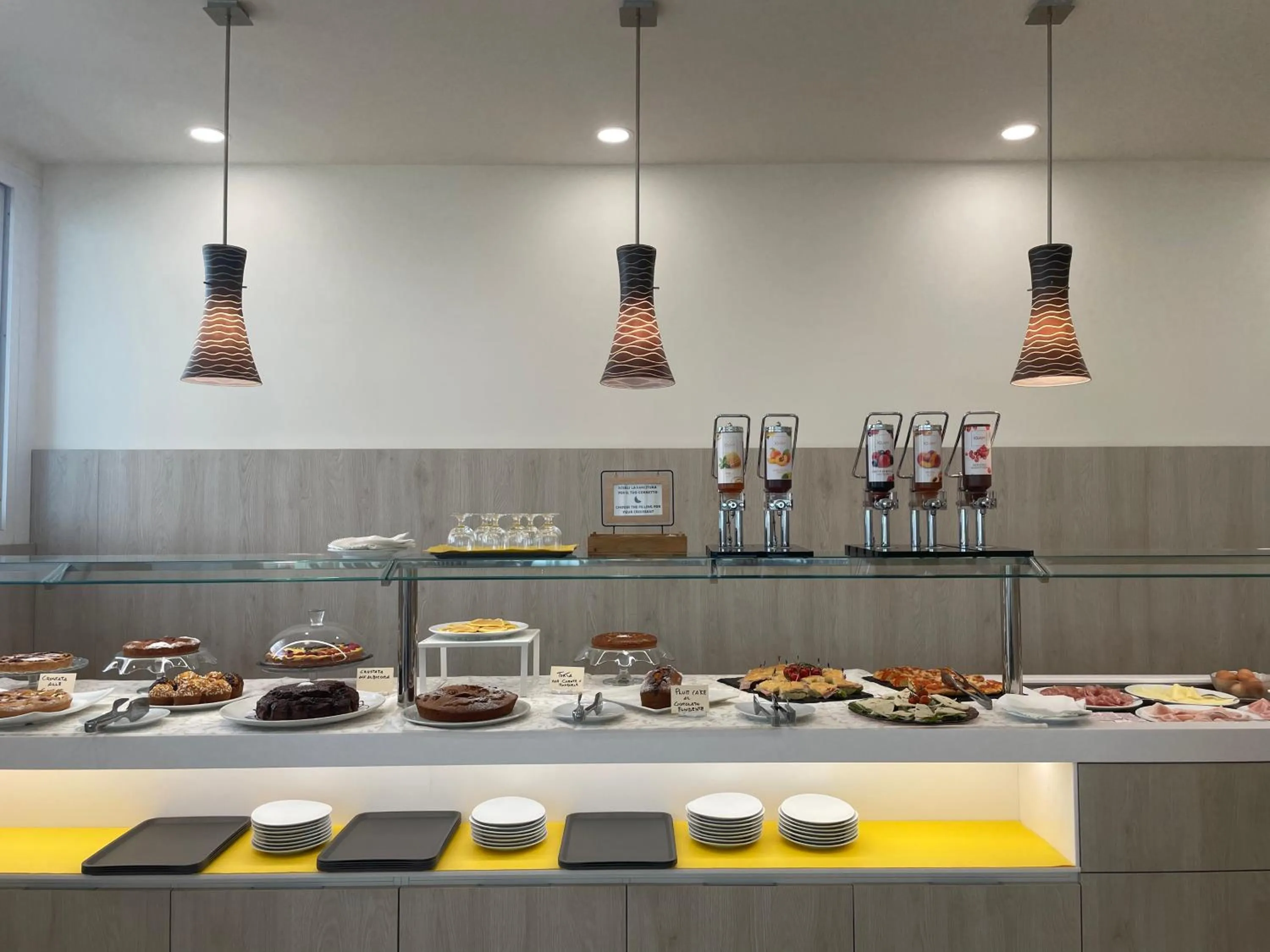 Restaurant/places to eat in Hotel Harmony con Piscina panoramica