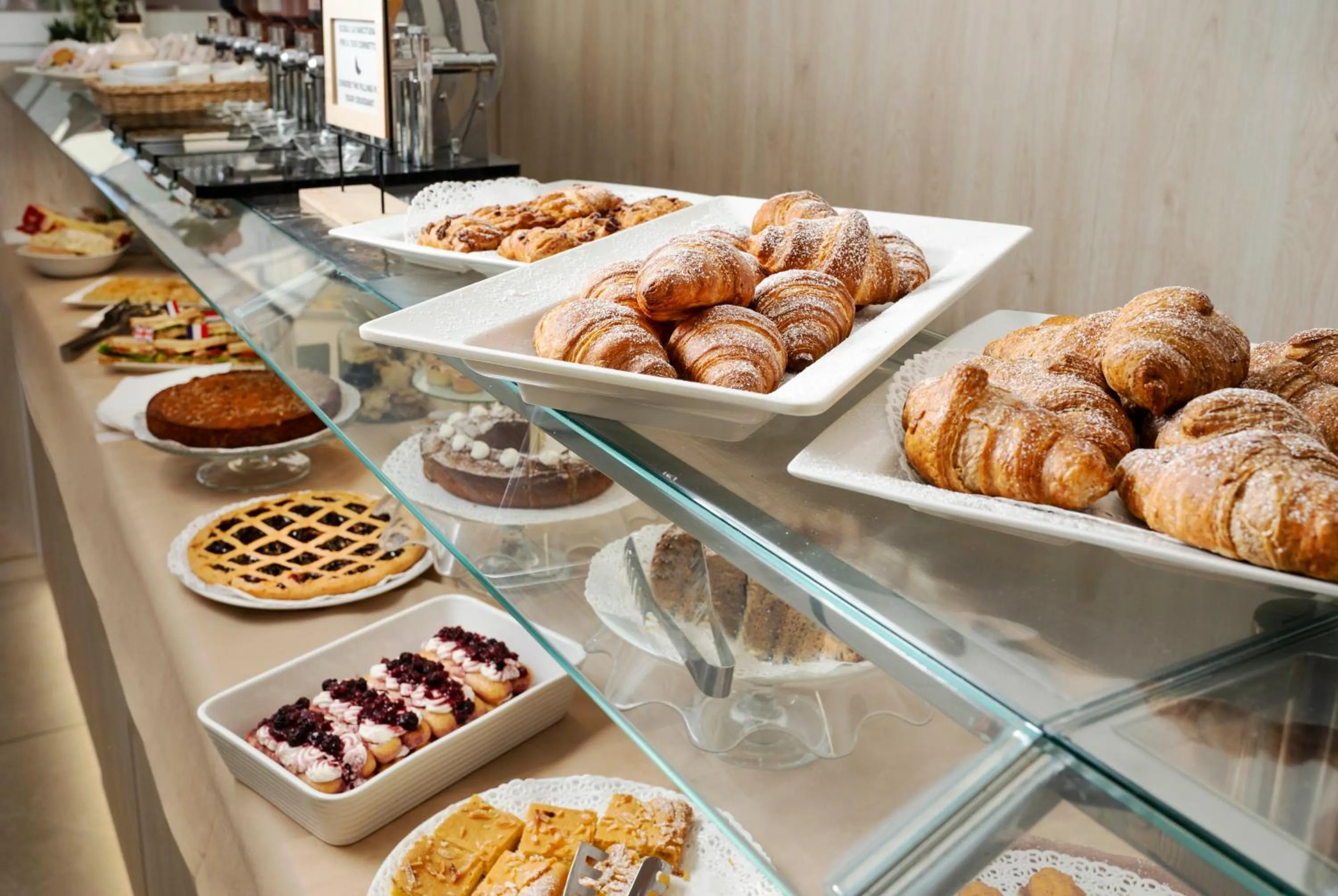 Restaurant/places to eat in Hotel Harmony con Piscina panoramica