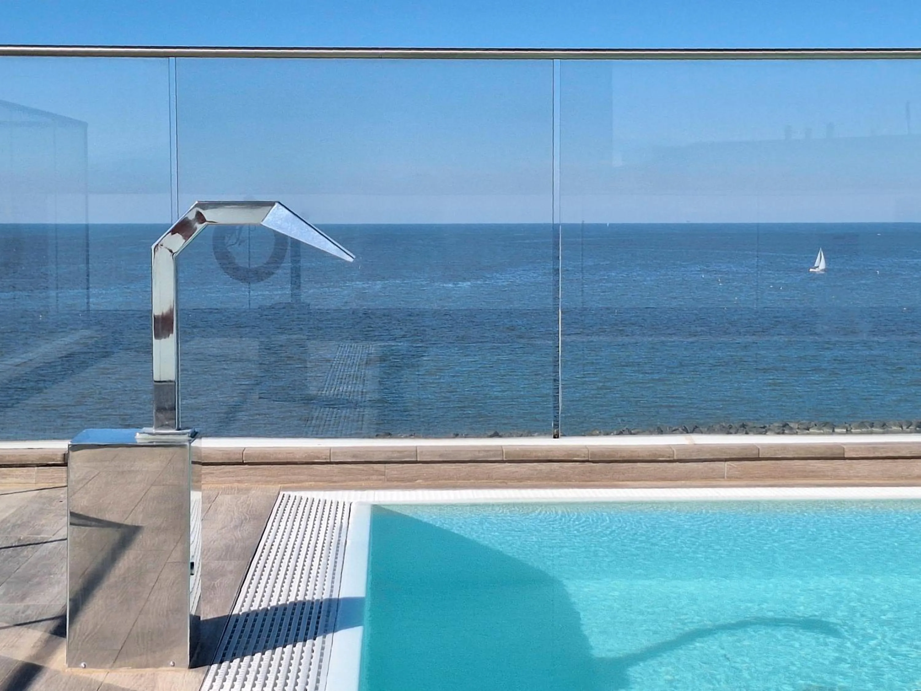 Swimming pool in Hotel Harmony con Piscina panoramica