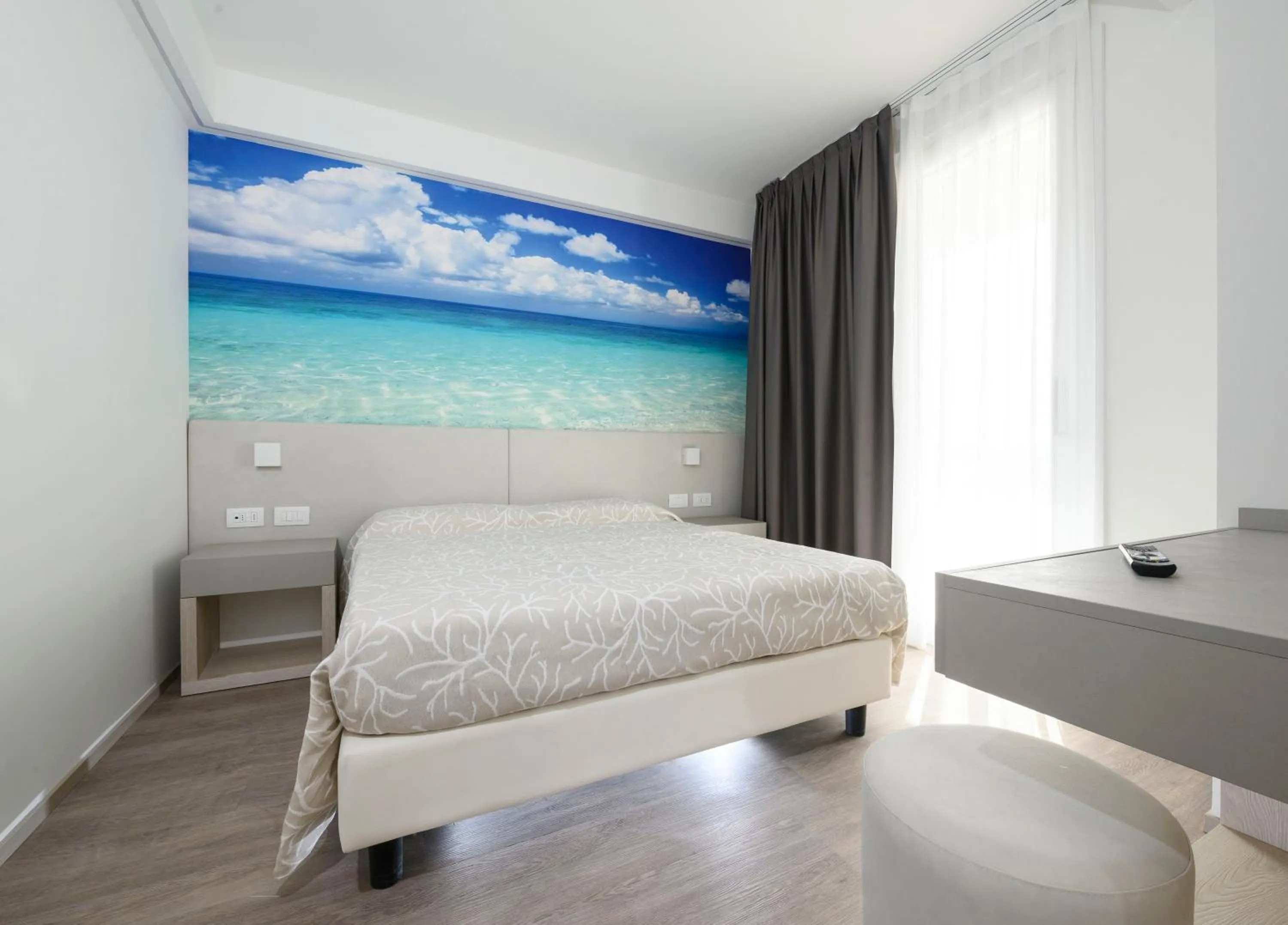 Bedroom, Bed in Hotel Harmony con Piscina panoramica
