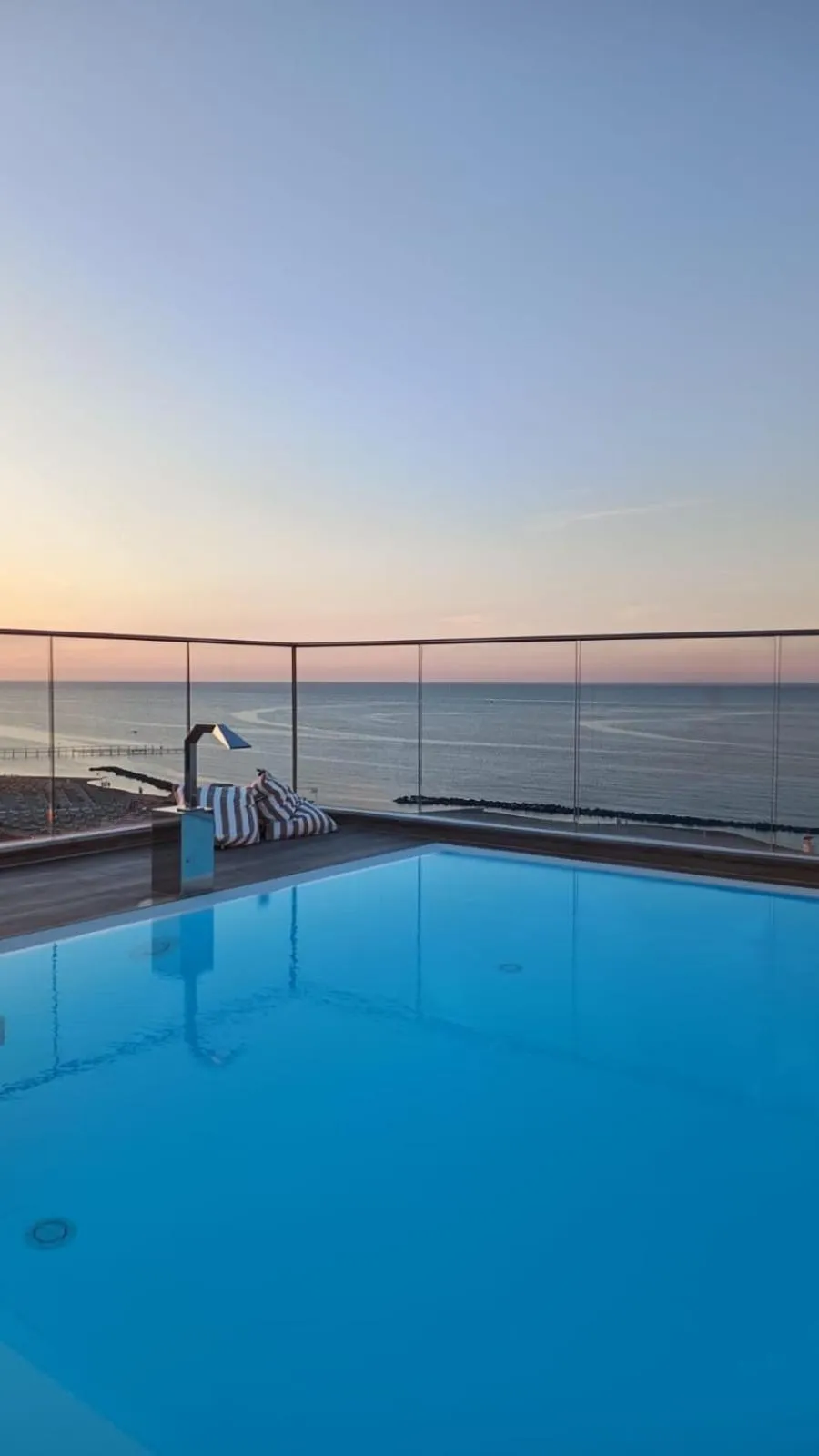 Swimming pool in Hotel Harmony con Piscina panoramica