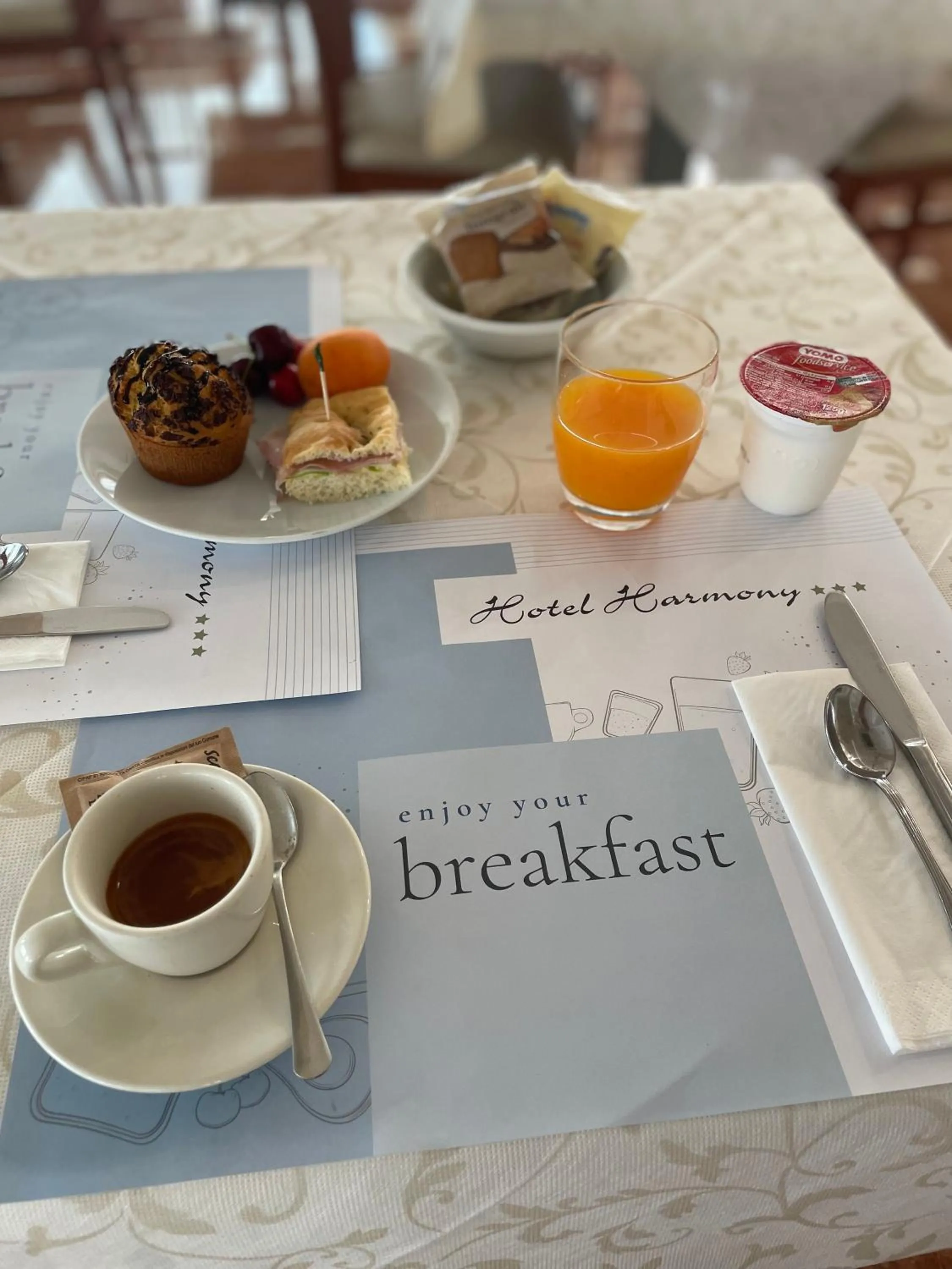 Restaurant/places to eat in Hotel Harmony con Piscina panoramica