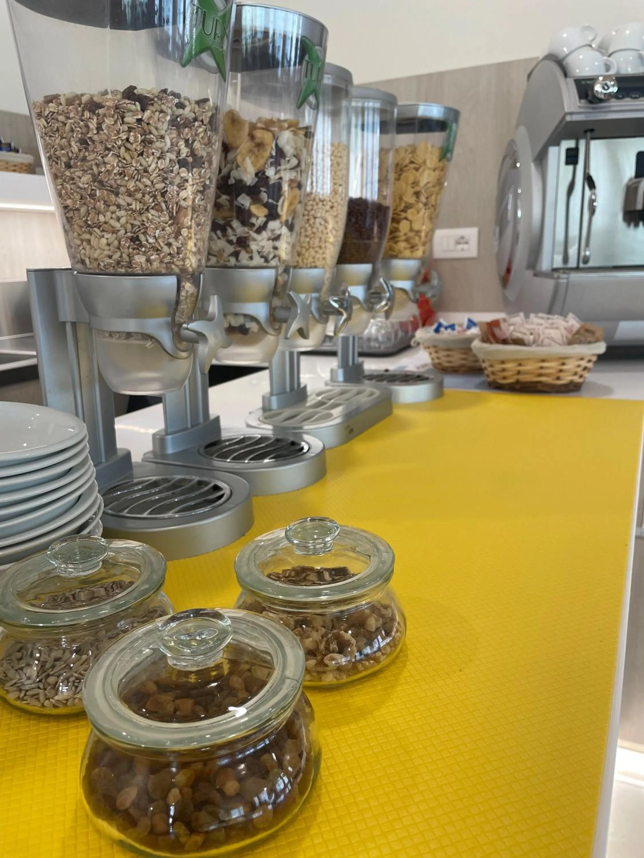 Restaurant/places to eat in Hotel Harmony con Piscina panoramica