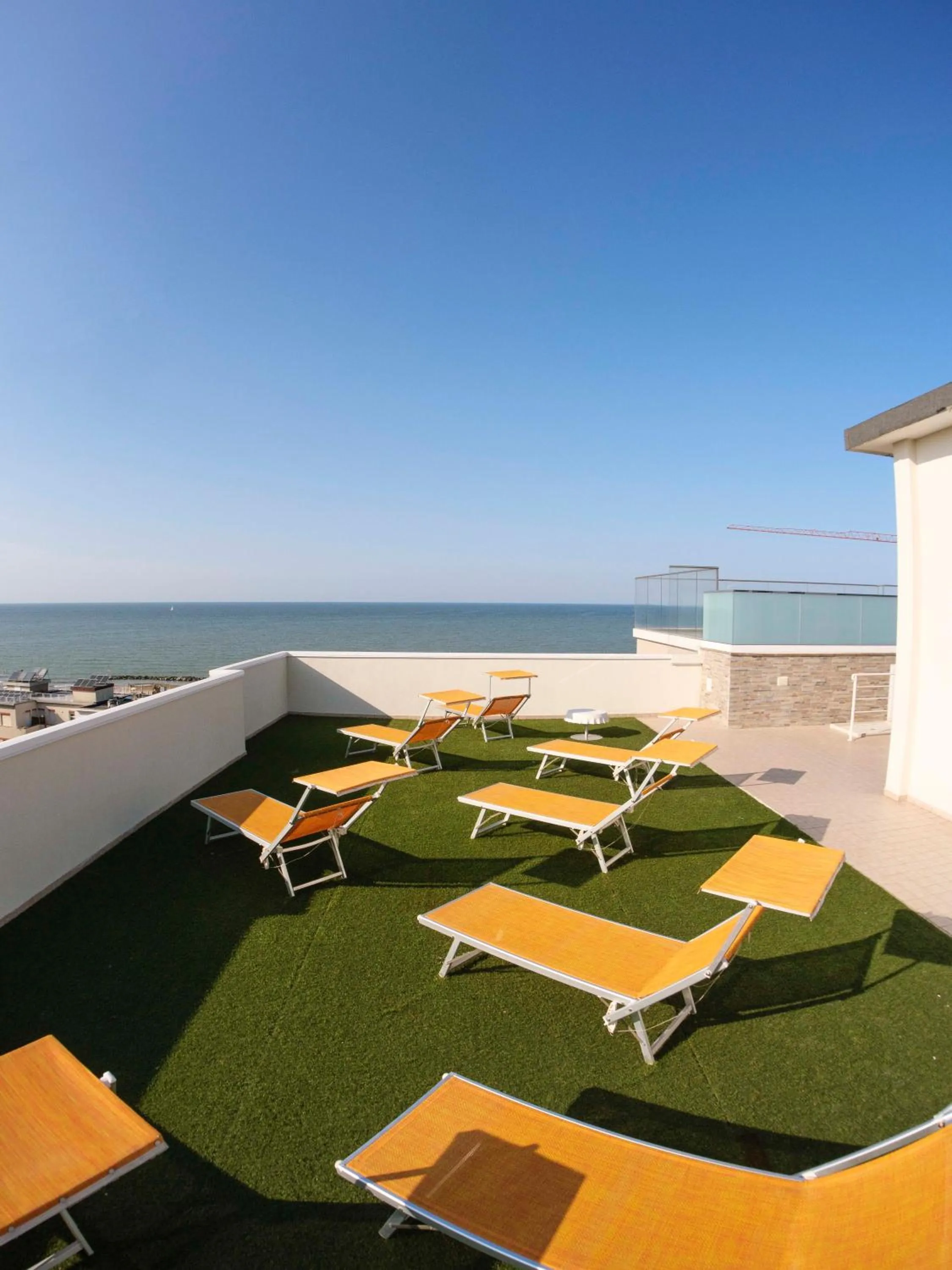Solarium in Hotel Harmony con Piscina panoramica