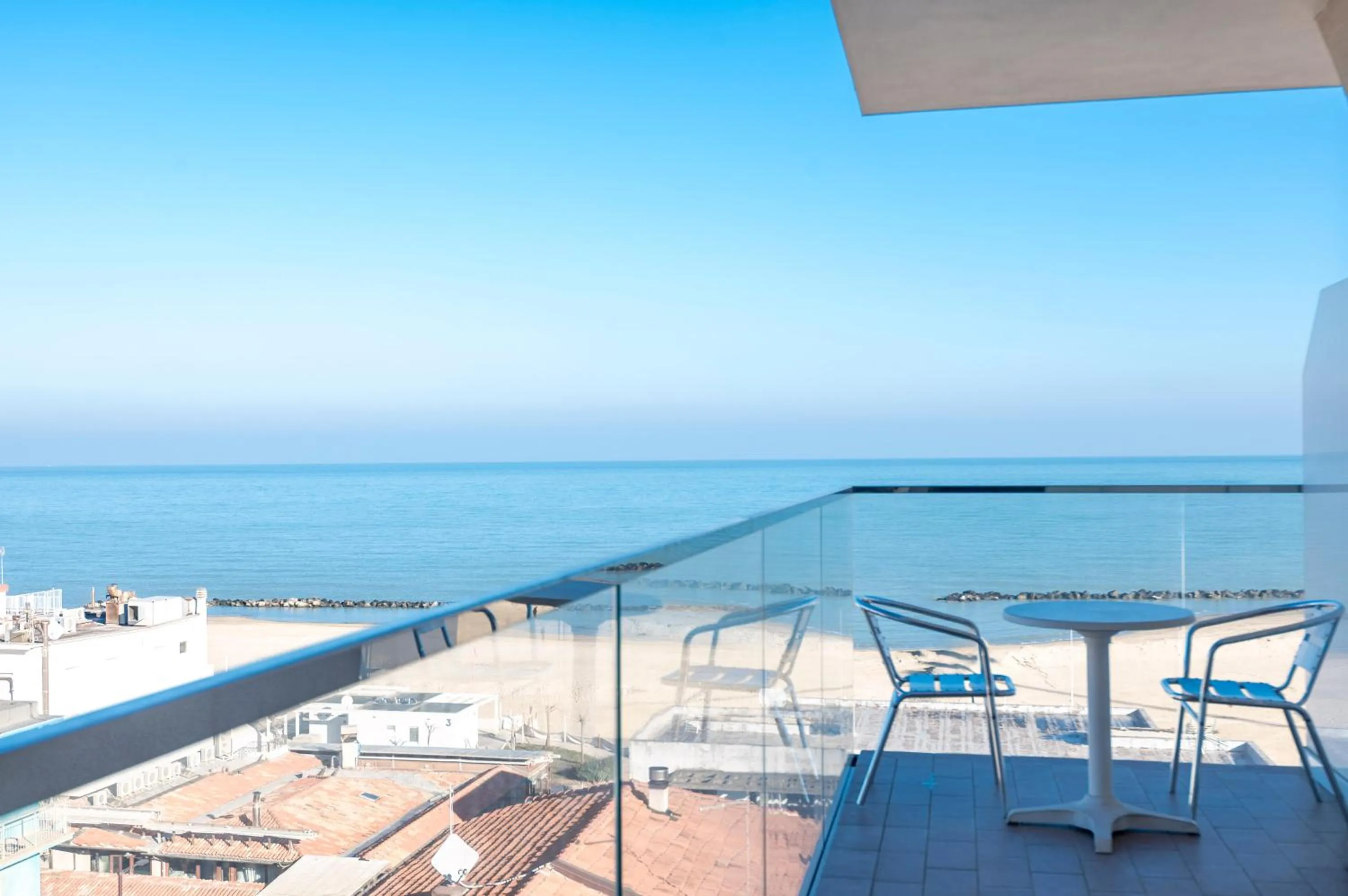 Balcony/Terrace in Hotel Harmony con Piscina panoramica
