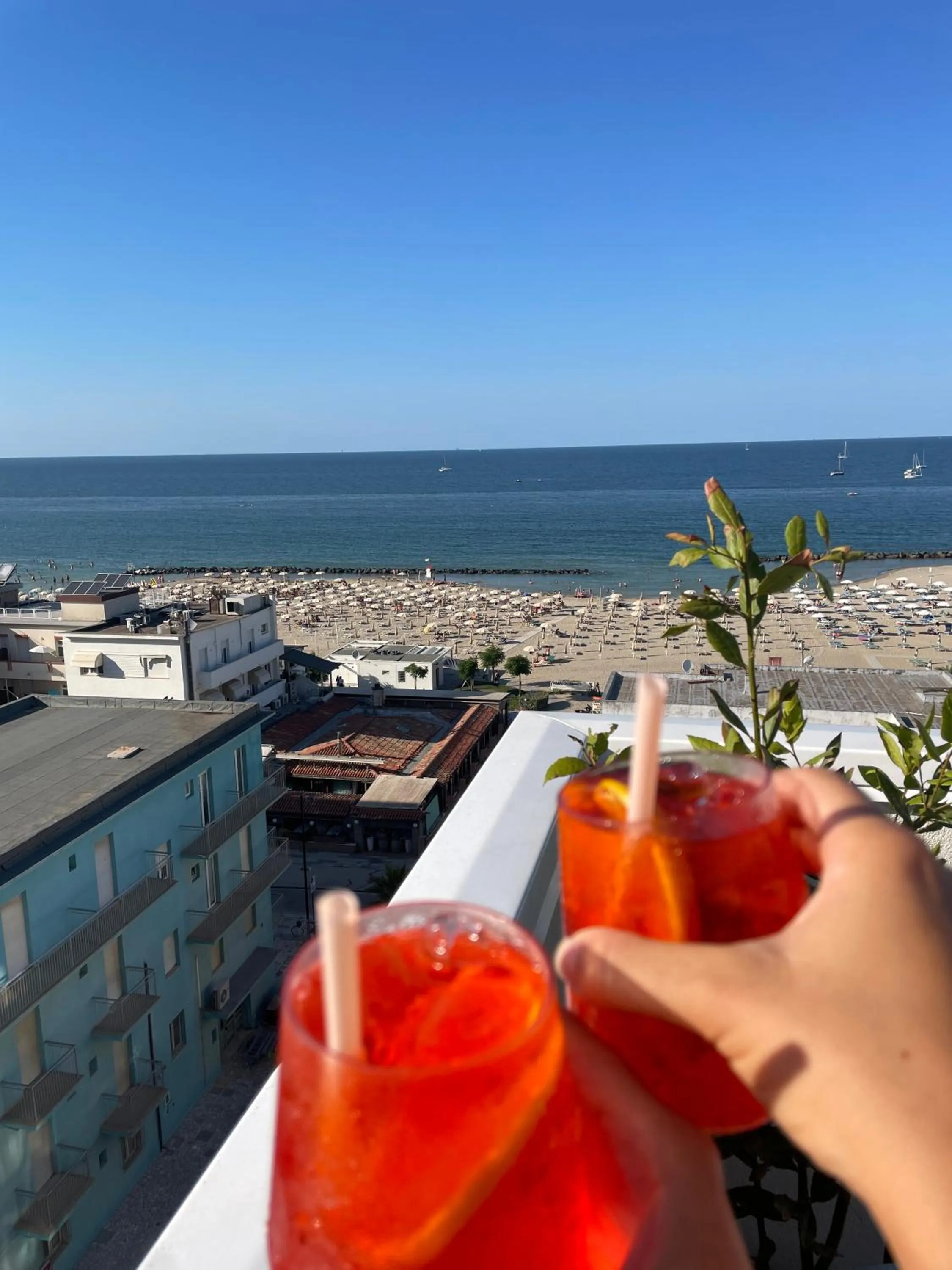 Pool view in Hotel Harmony con Piscina panoramica