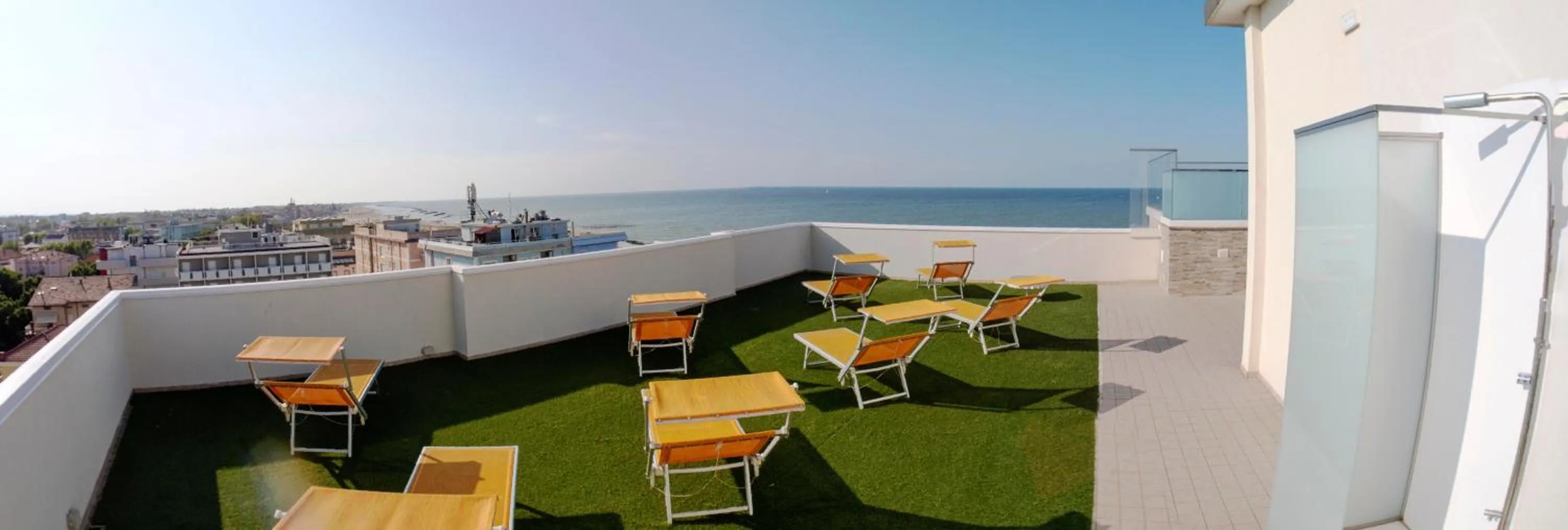 Solarium in Hotel Harmony con Piscina panoramica