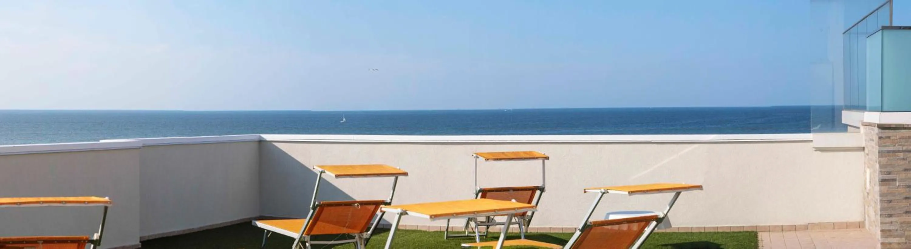 Solarium in Hotel Harmony con Piscina panoramica