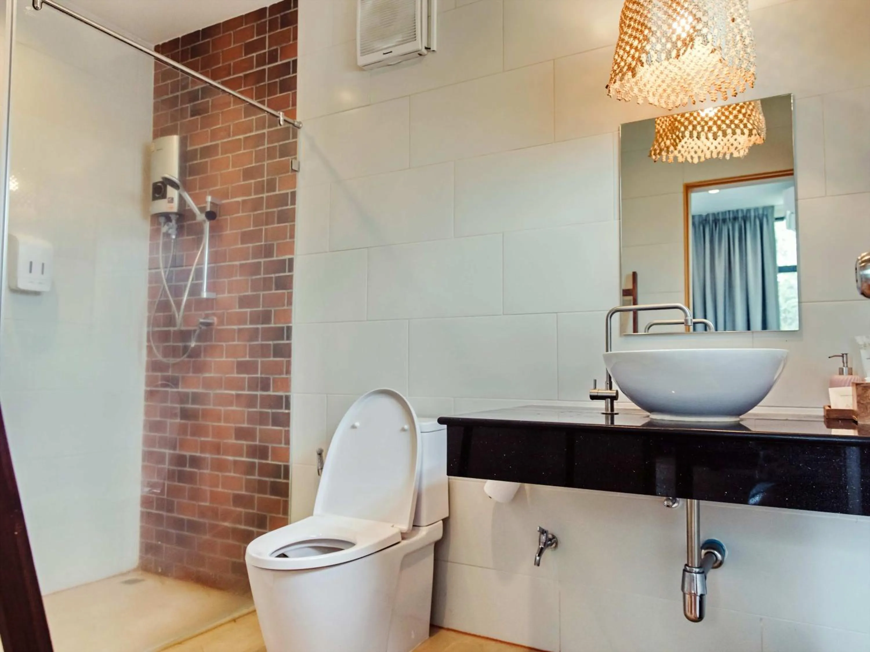 Shower in Tantai Eco Farm Stay At Khao Yai