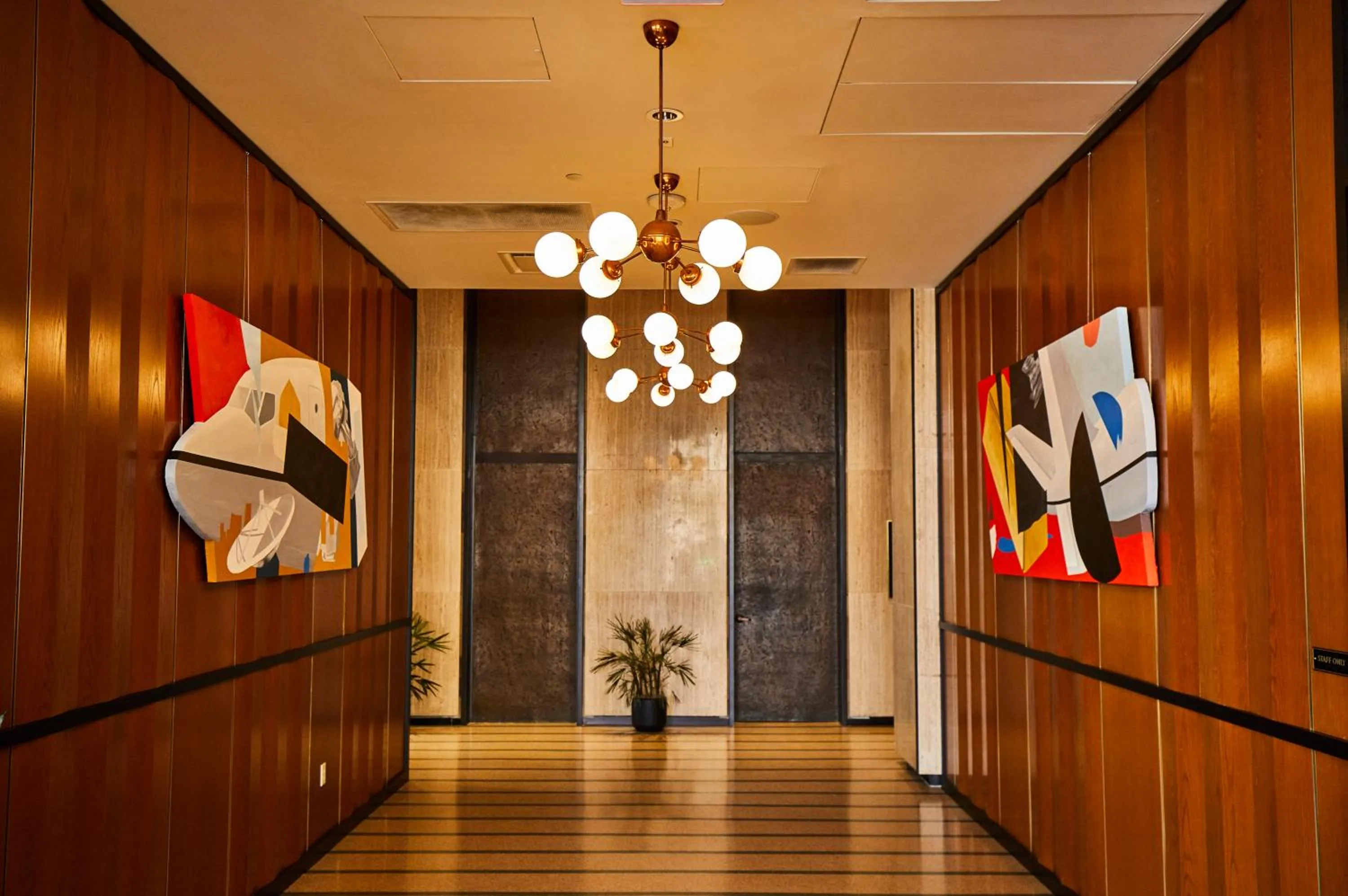 elevator in Fairlane Hotel Nashville