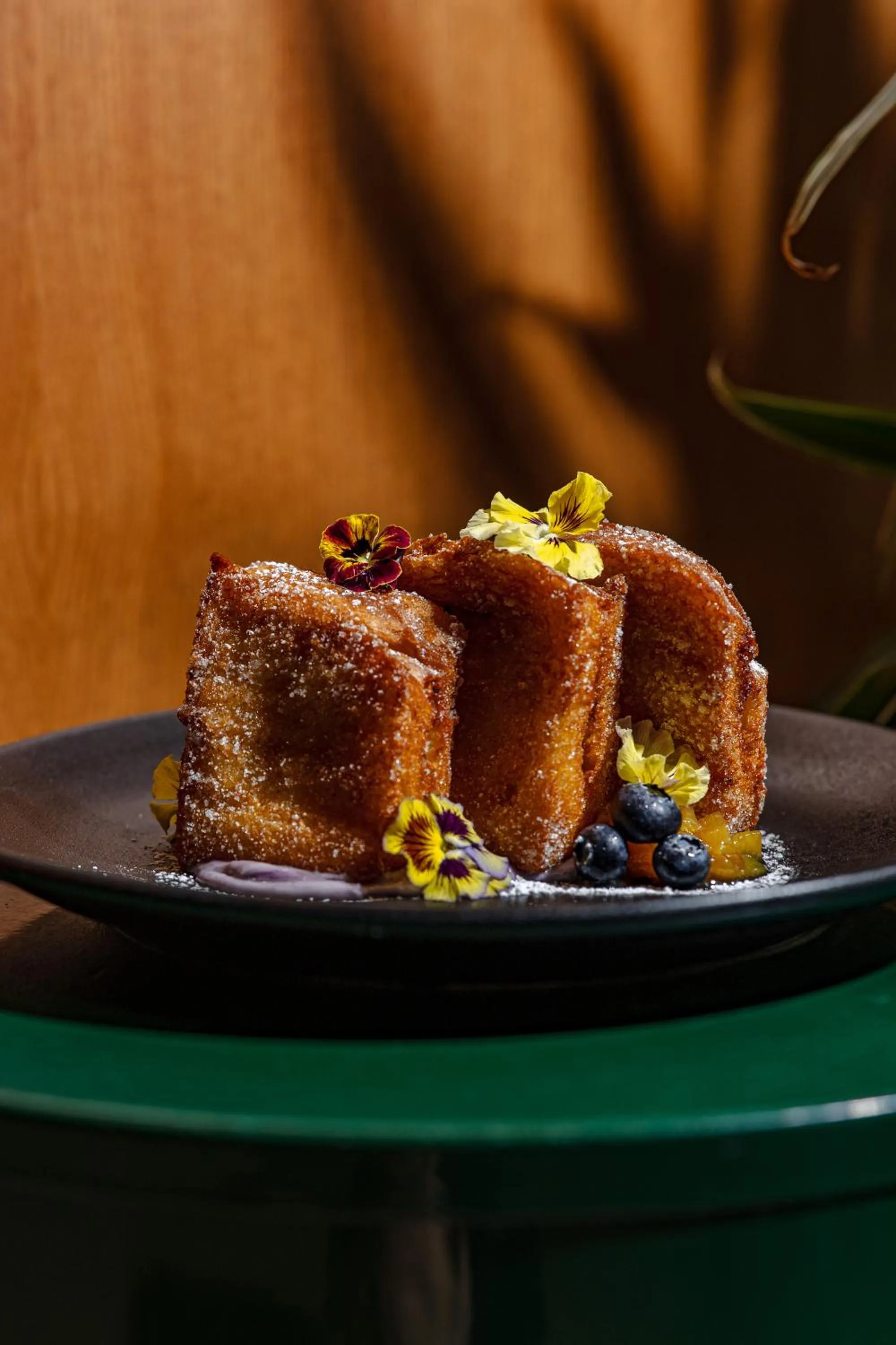 Restaurant/places to eat in Fairlane Hotel Nashville