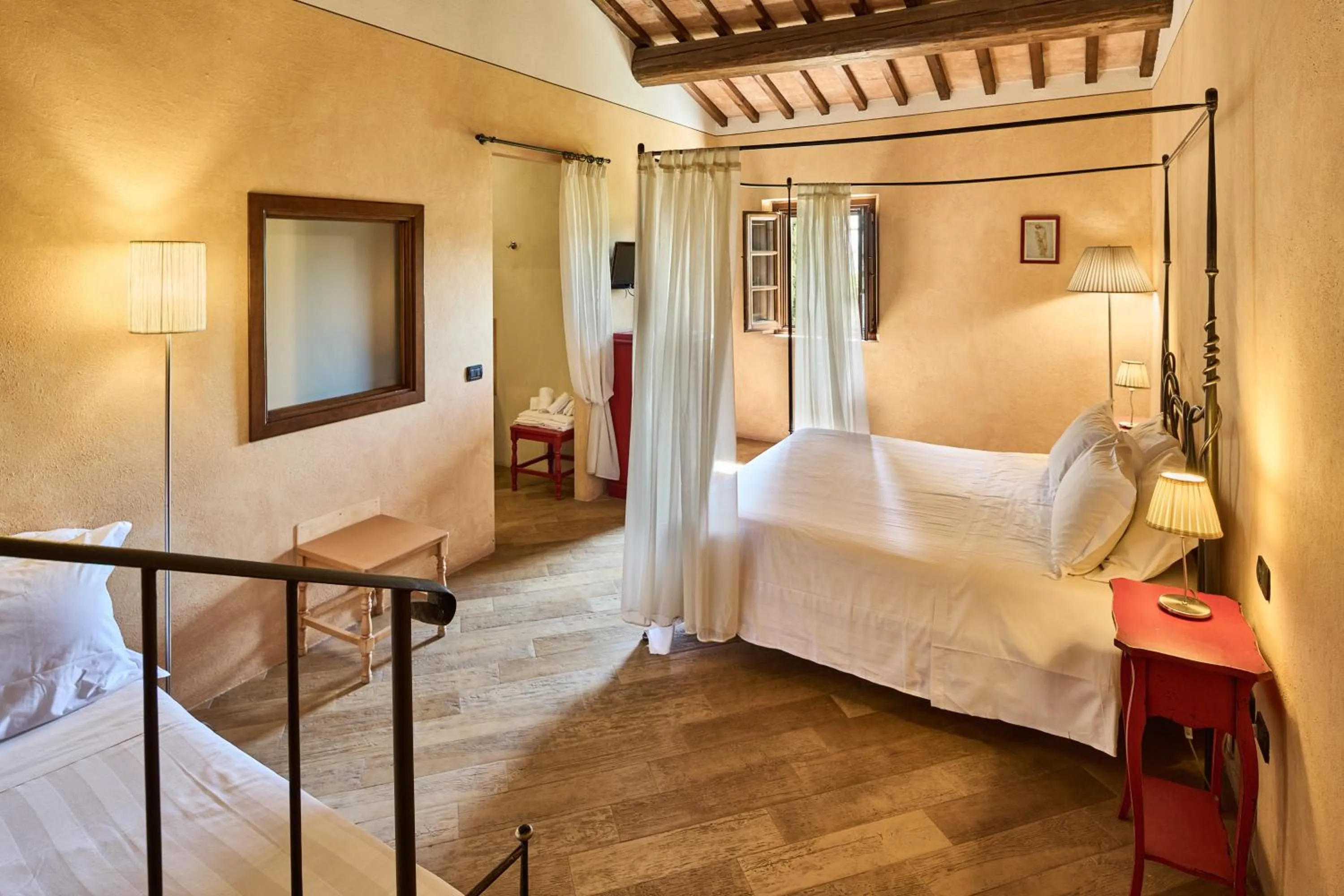 View (from property/room), Bed in Borgo San Giusto