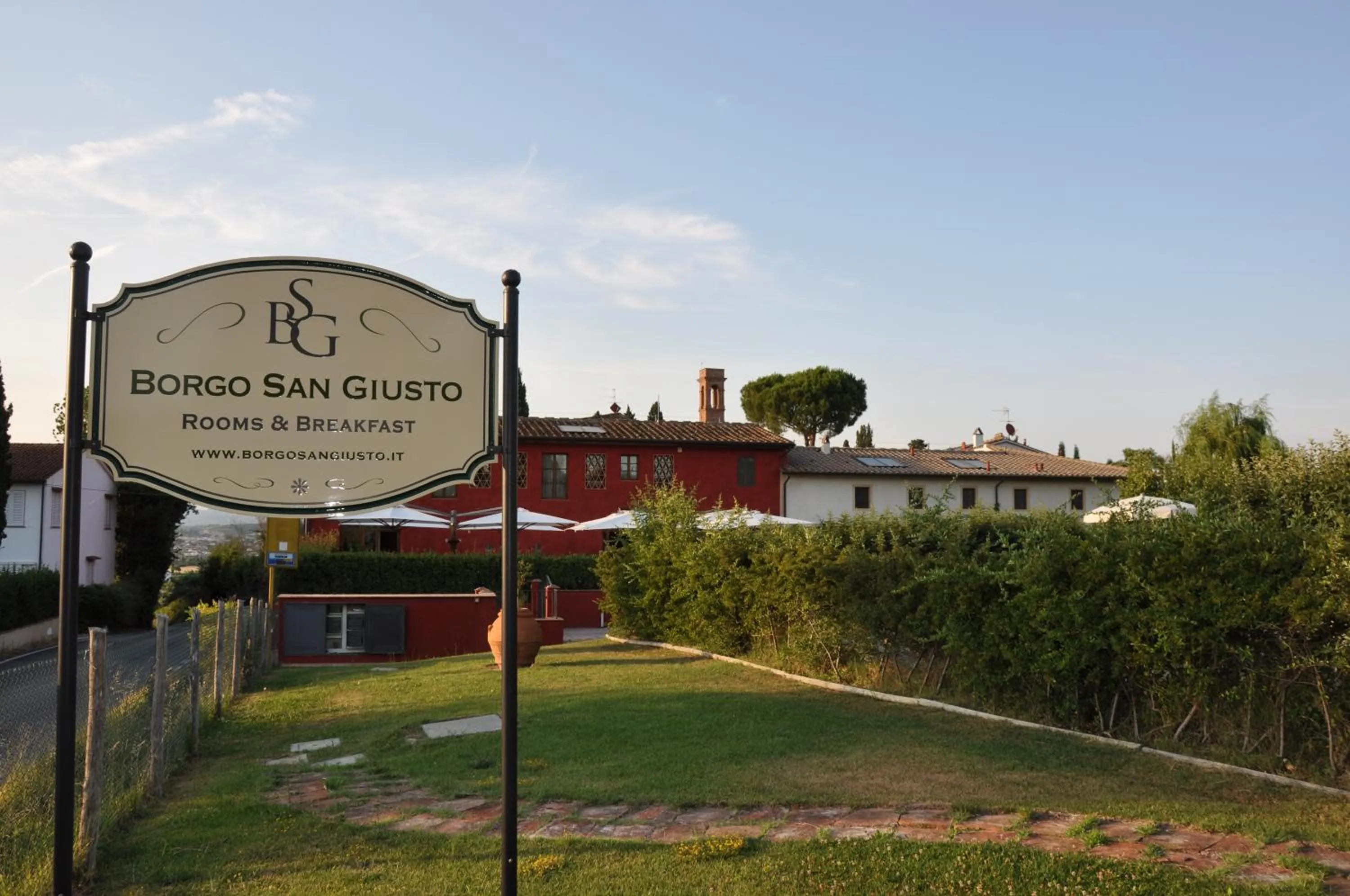 Property building in Borgo San Giusto