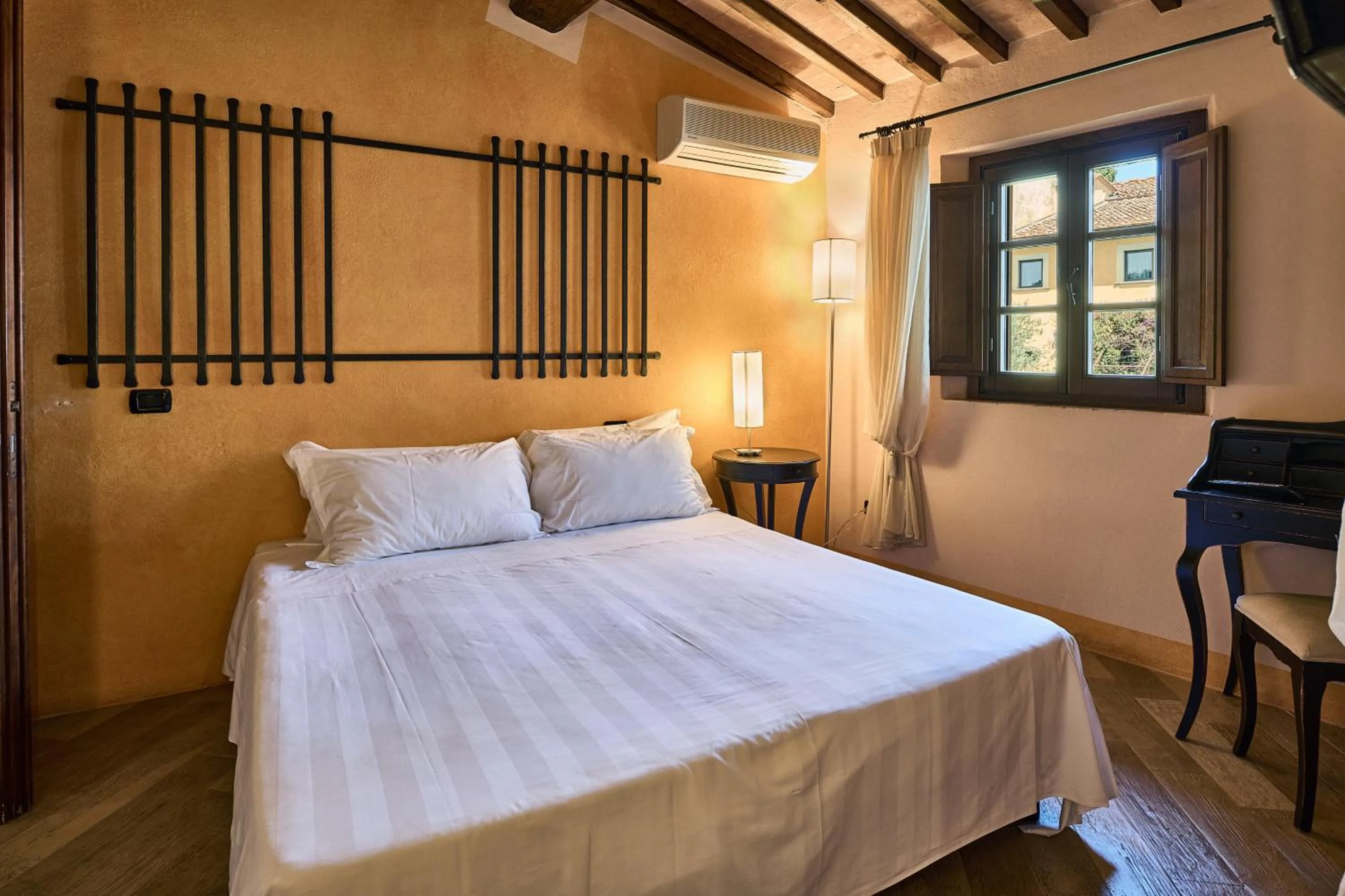 Bedroom, Bed in Borgo San Giusto