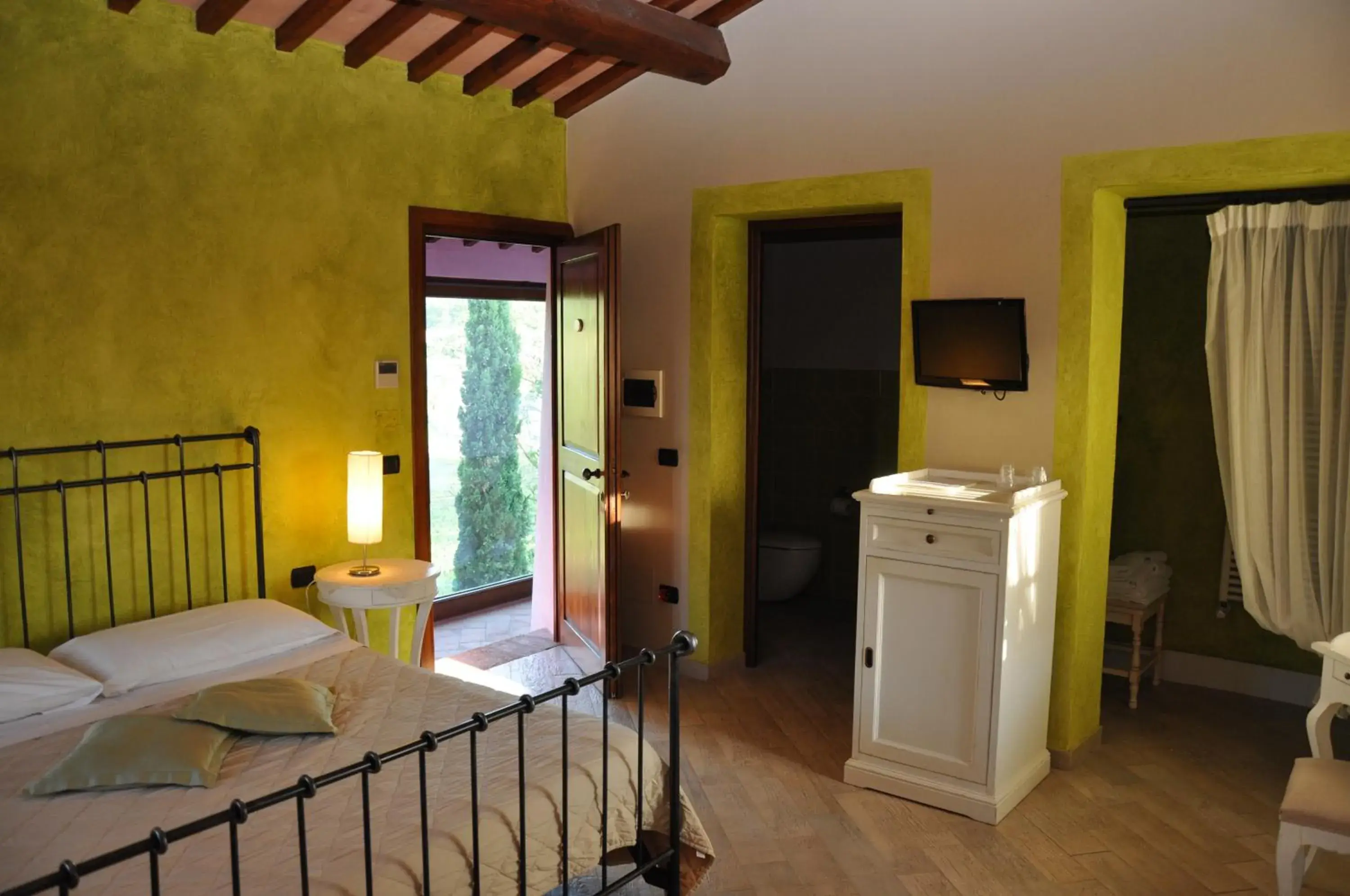 Double Room in Borgo San Giusto Double Room in Borgo San Giusto