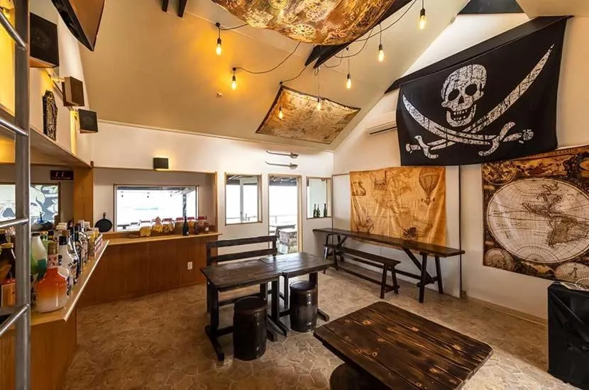 Food in Sea Breeze 1987