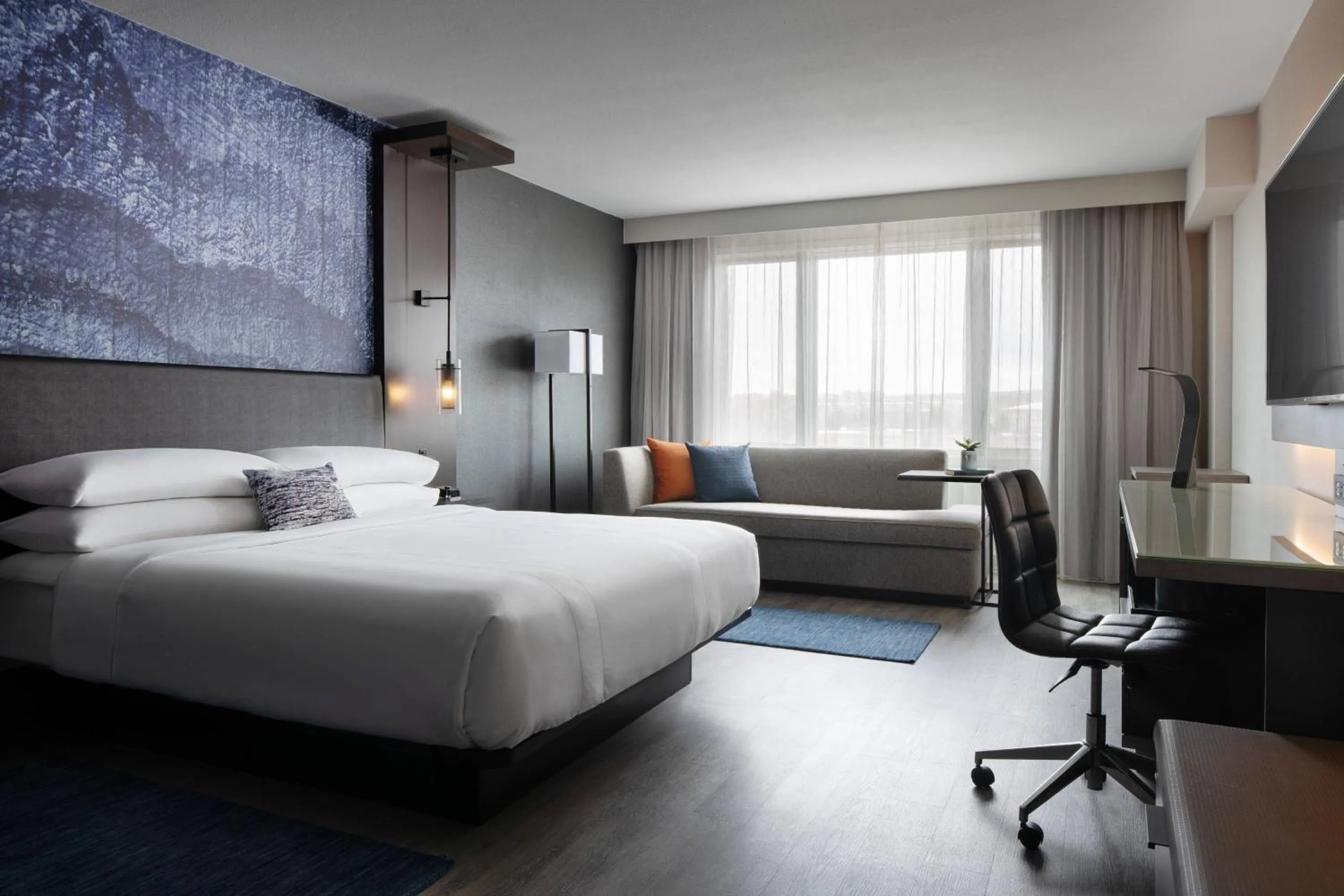 Photo of the whole room, Bed in Boulder Marriott