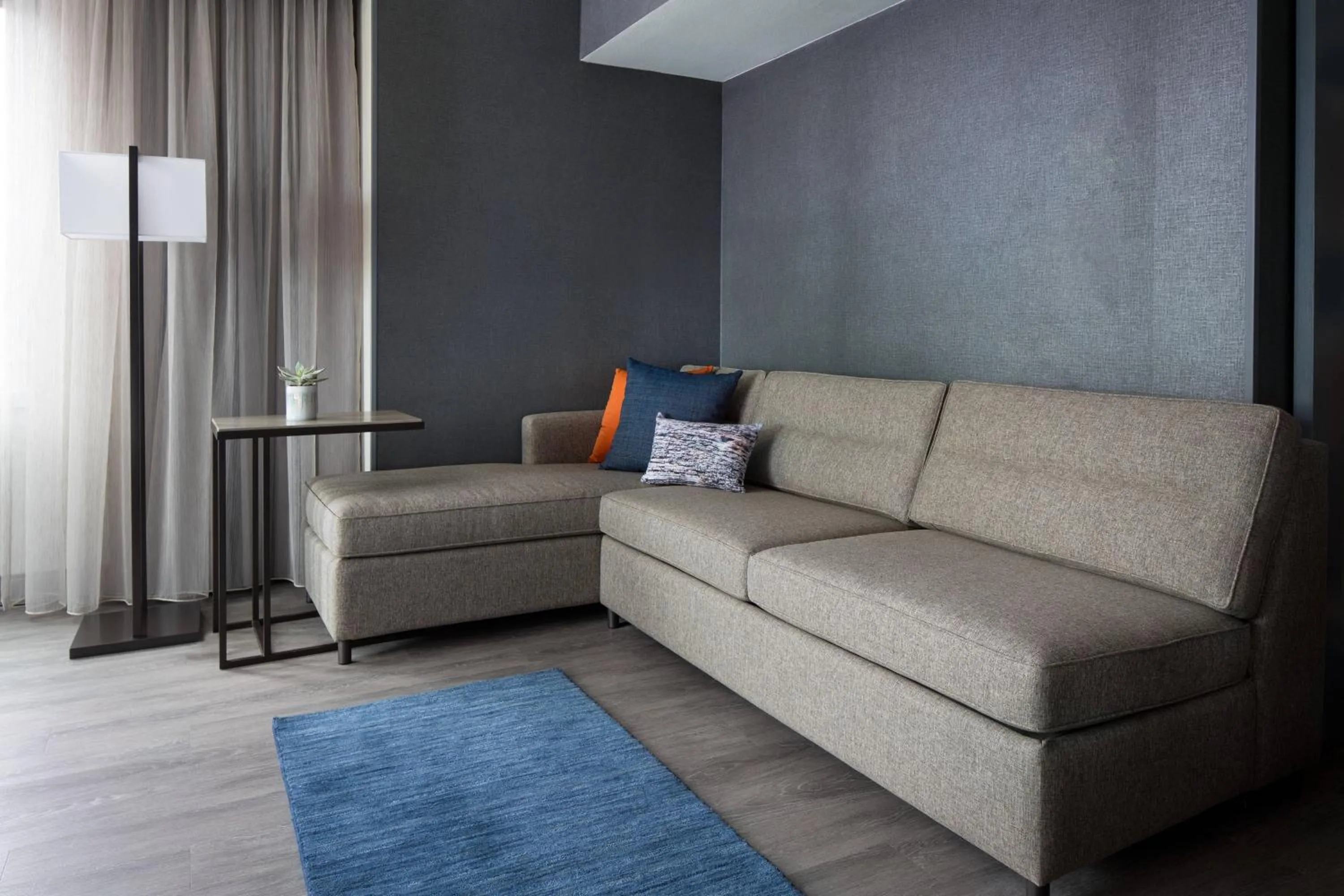 Photo of the whole room in Boulder Marriott