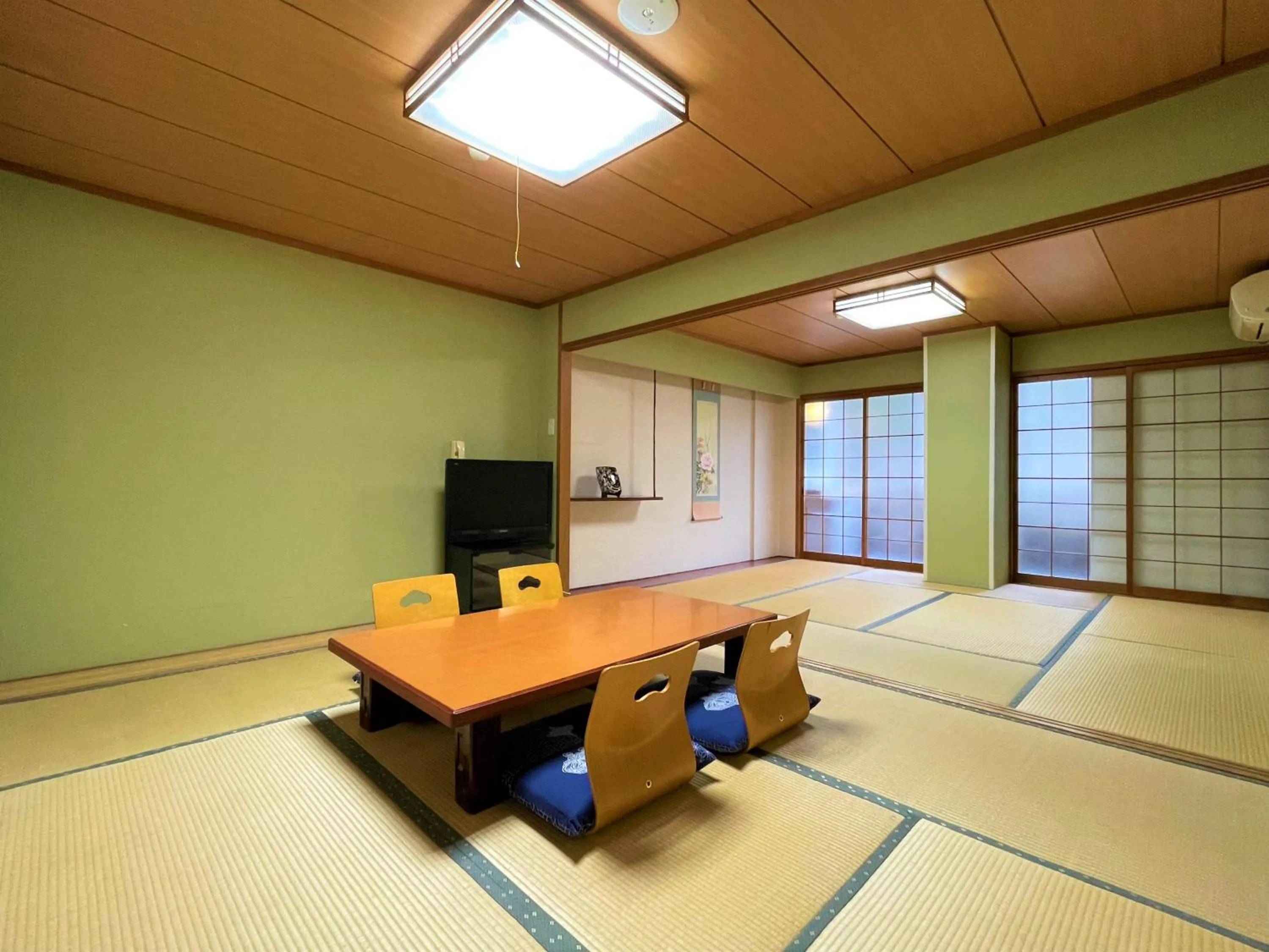 Property building in Dochu Land Shin Onsen