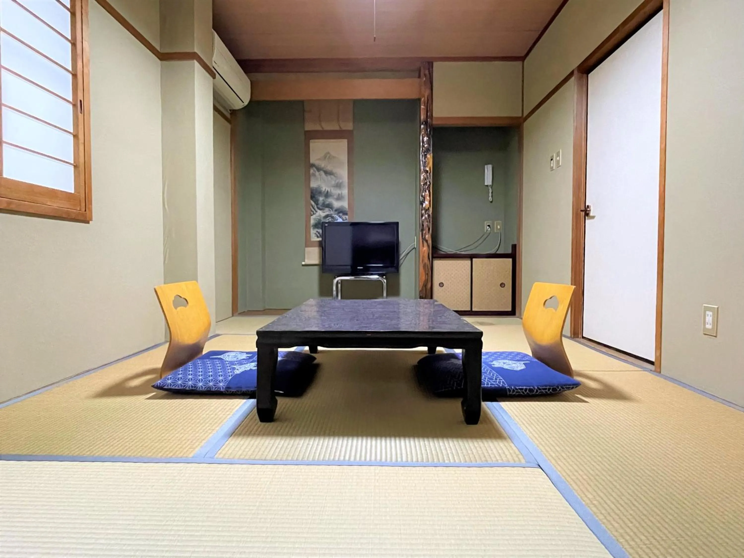 Photo of the whole room in Dochu Land Shin Onsen