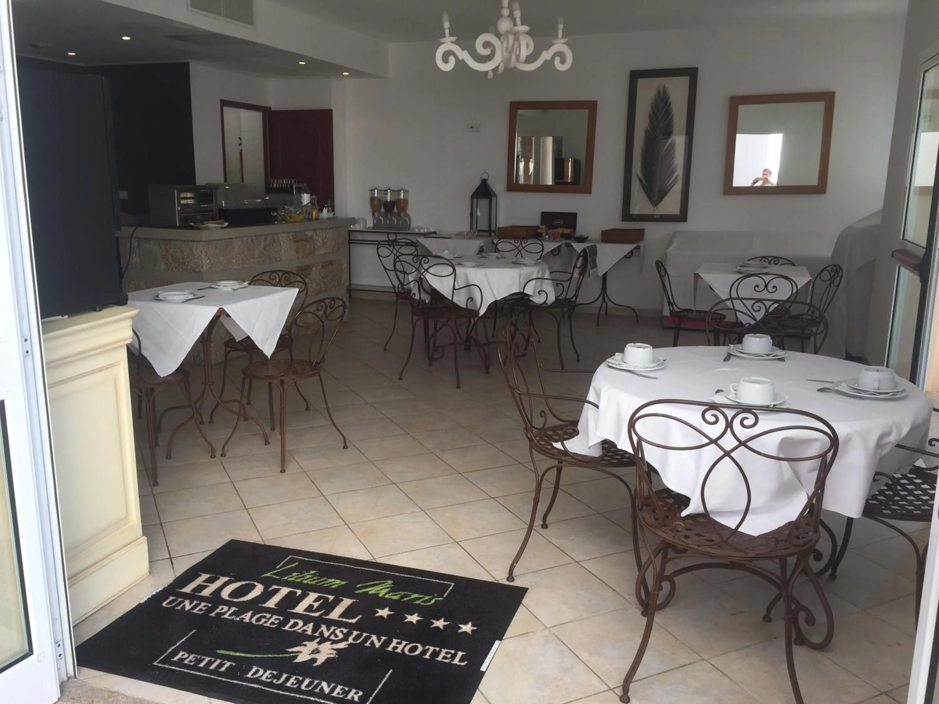 Breakfast in Hôtel Lilium Maris