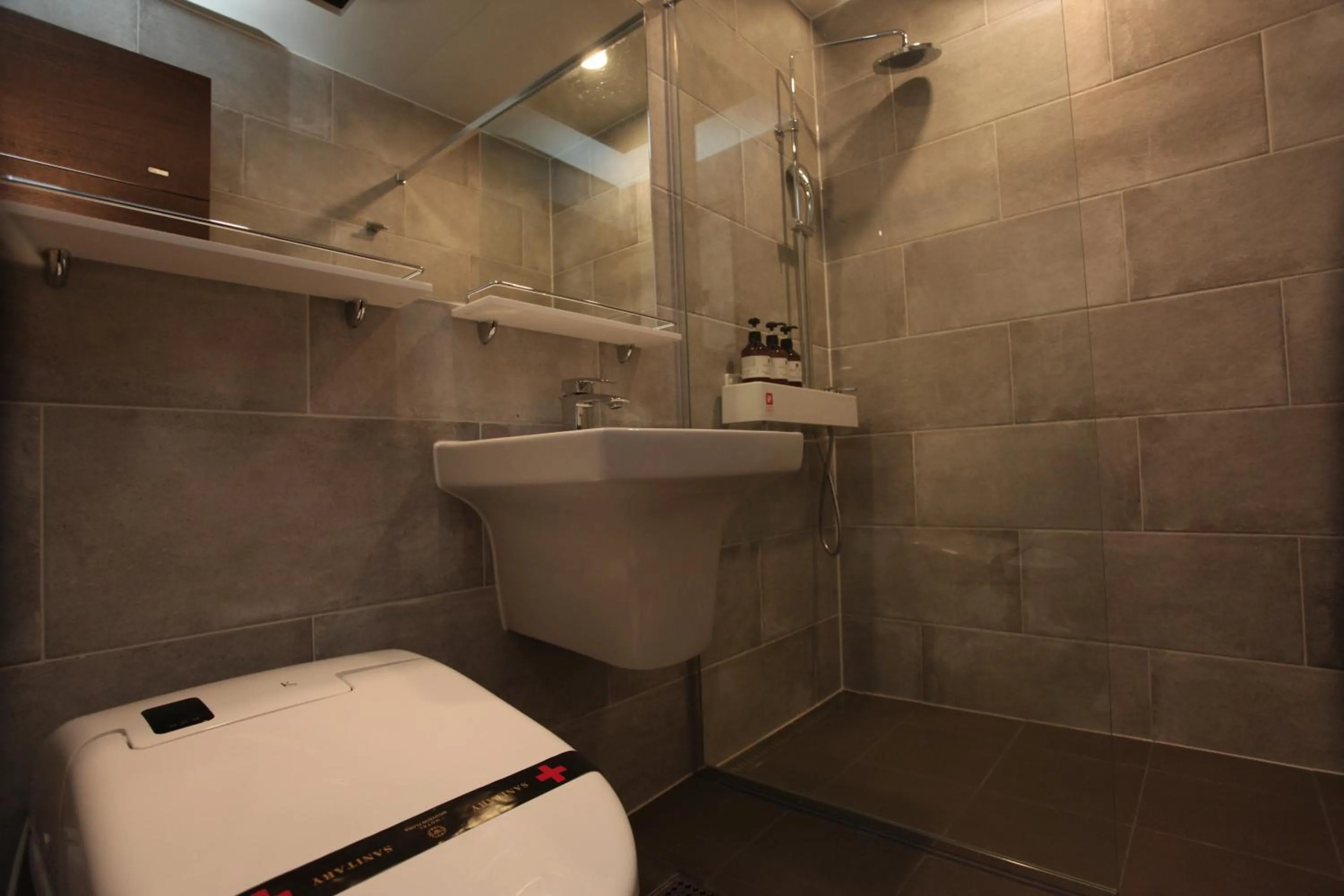 Shower in Hotel Wooyeon Flora