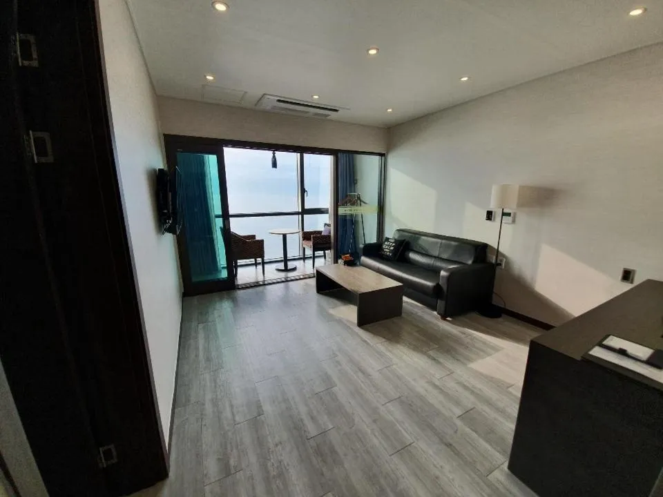 TV and multimedia in Hotel Wooyeon Flora