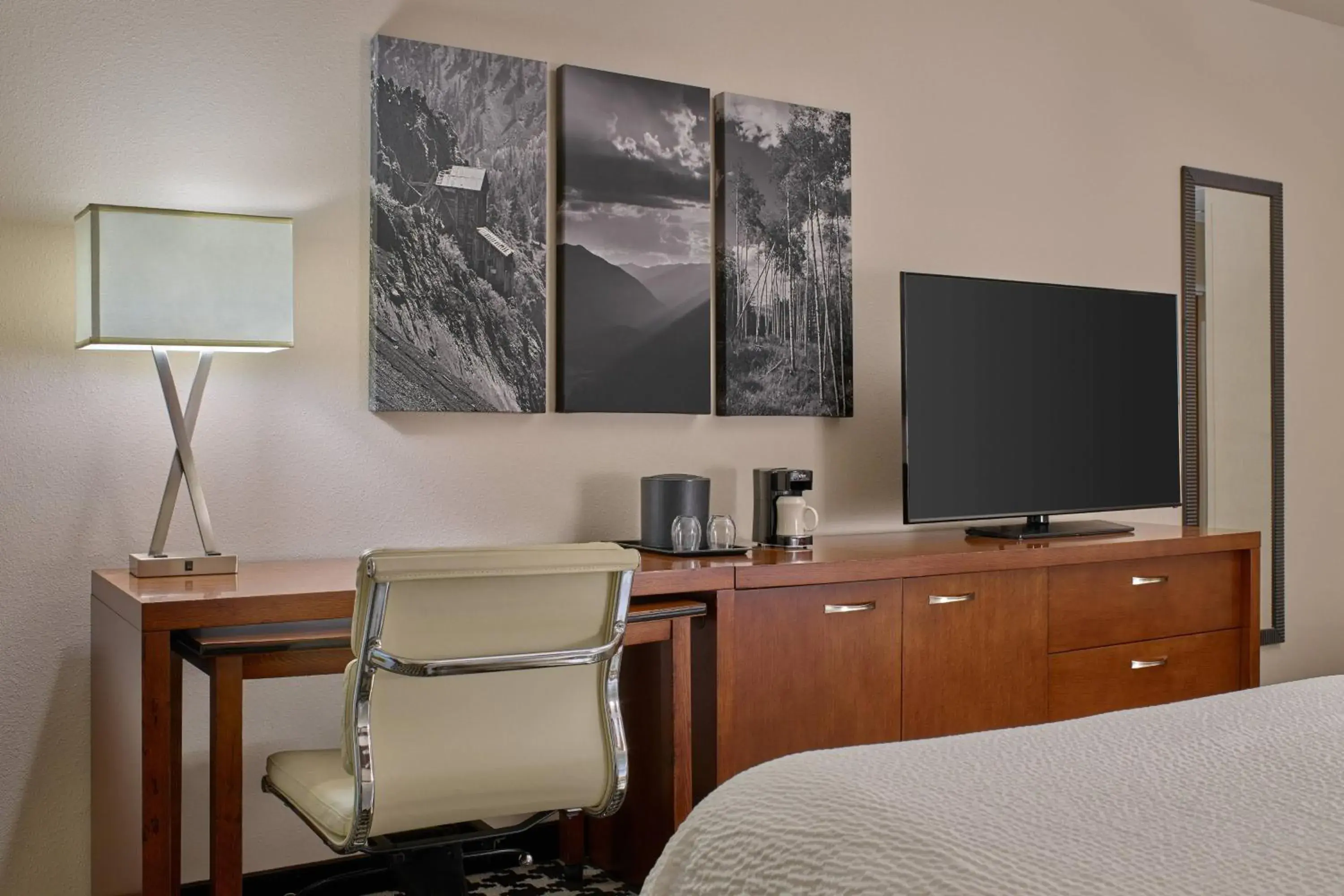 Standard Queen Room with Two Queen Beds - Hearing Accessible in Courtyard by Marriott Denver Downtown Standard Queen Room with Two Queen Beds - Hearing Accessible in Courtyard by Marriott Denver Downtown