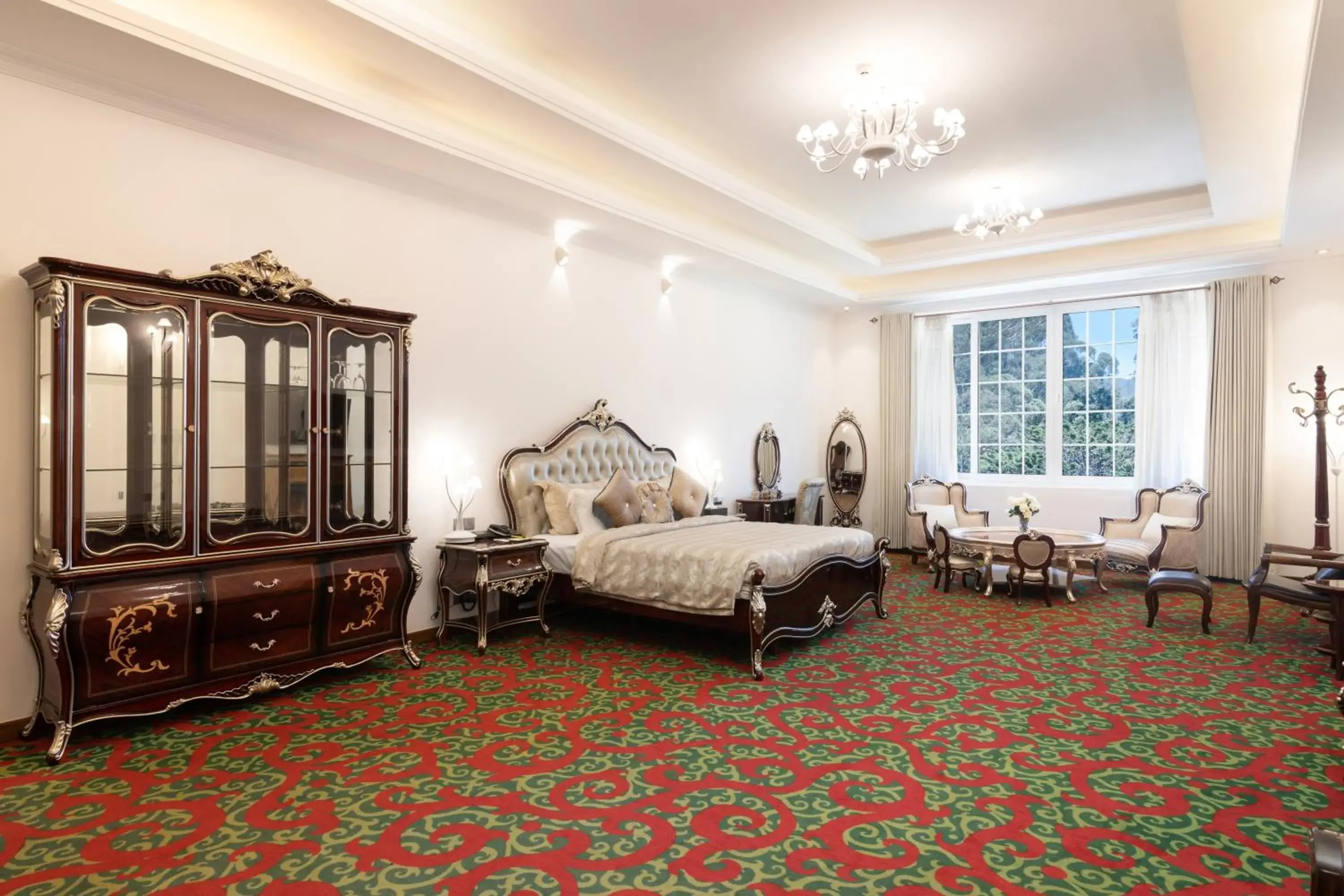 Royal Suite with Jacuzzi in Araliya Green City - Your Gateway to Everything in Nuwara Eliya Royal Suite with Jacuzzi in Araliya Green City - Your Gateway to Everything in Nuwara Eliya