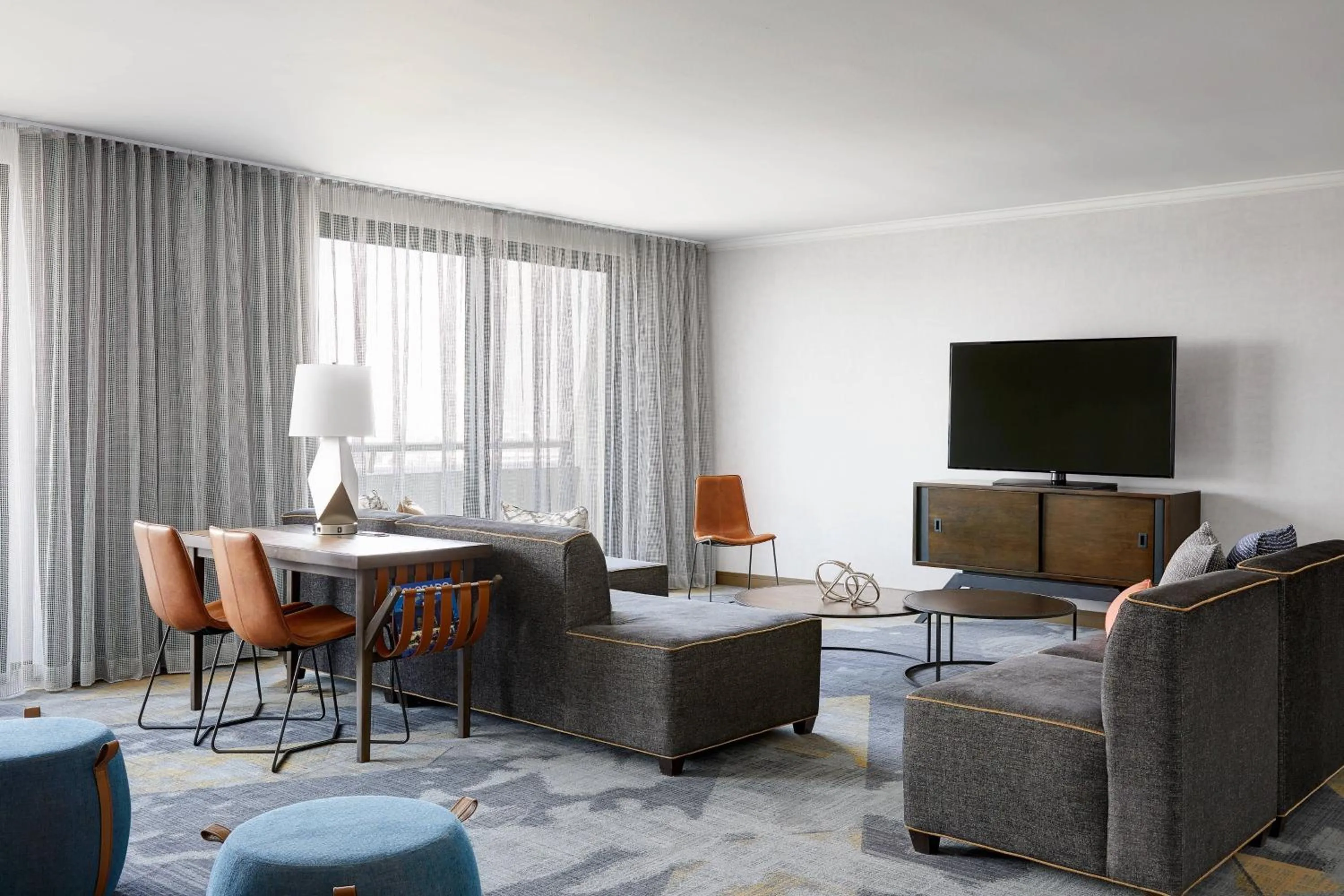 Living room in Renaissance Denver Hotel & Conference Center