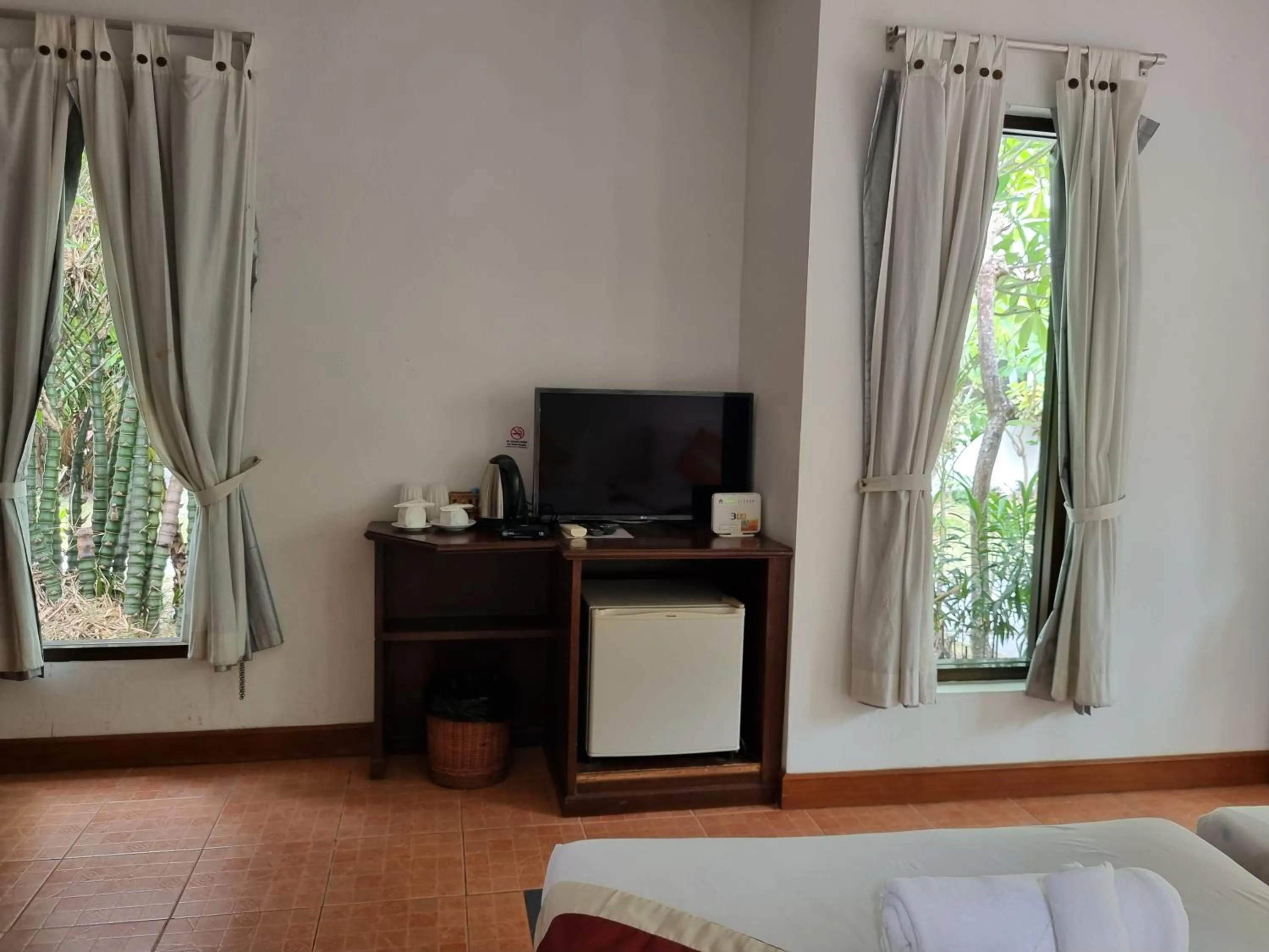 Bed in Samui Honey Backpacker Bungalow