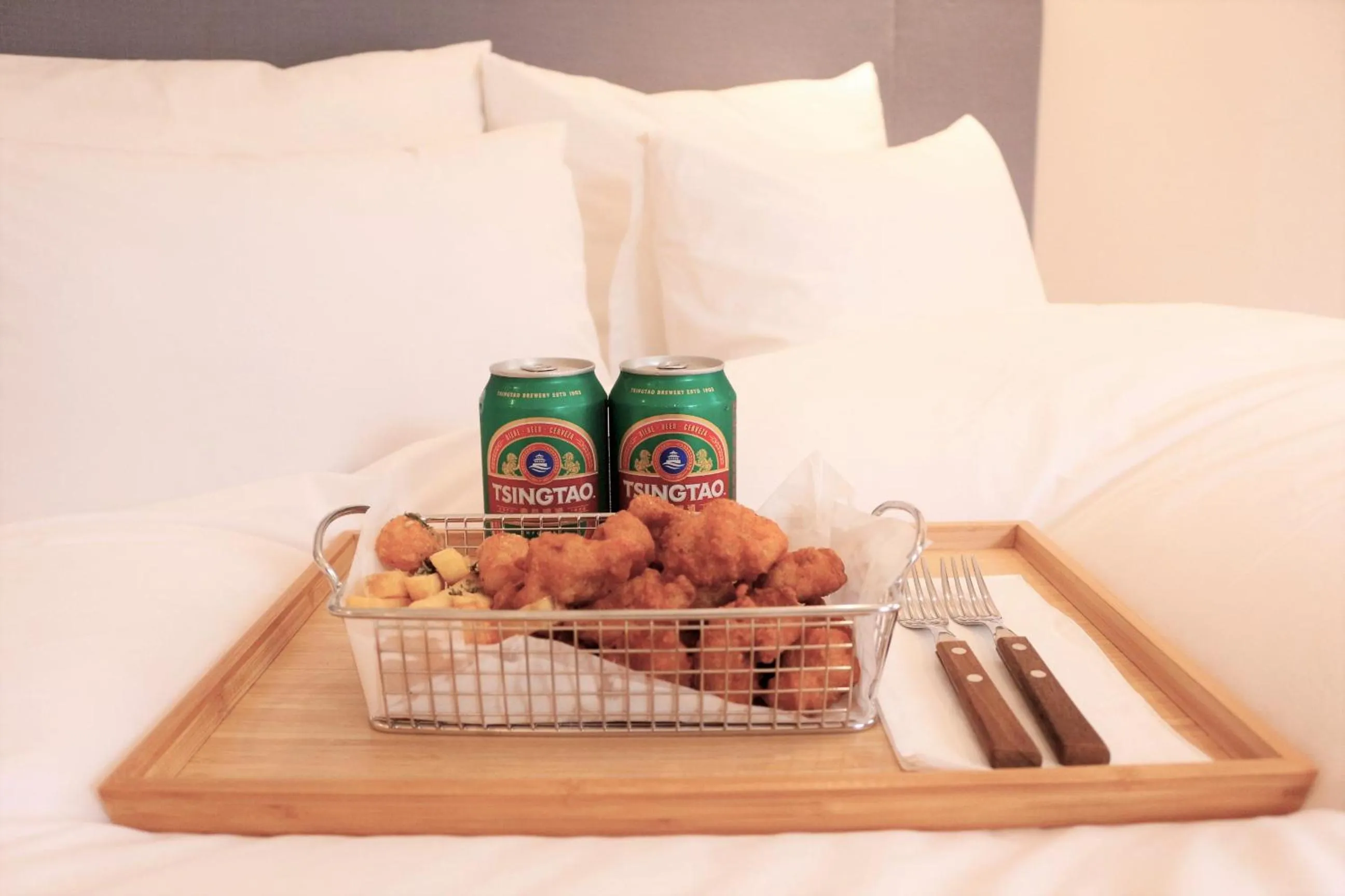 room service in Londoner Hotel Gwangan